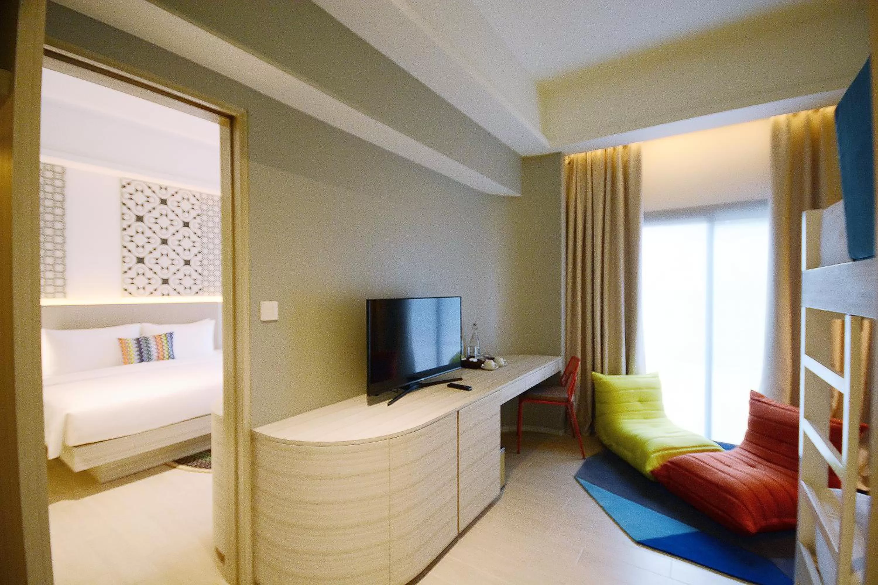 TV and multimedia, Bed in Hue Hotels and Resorts Puerto Princesa Managed by HII