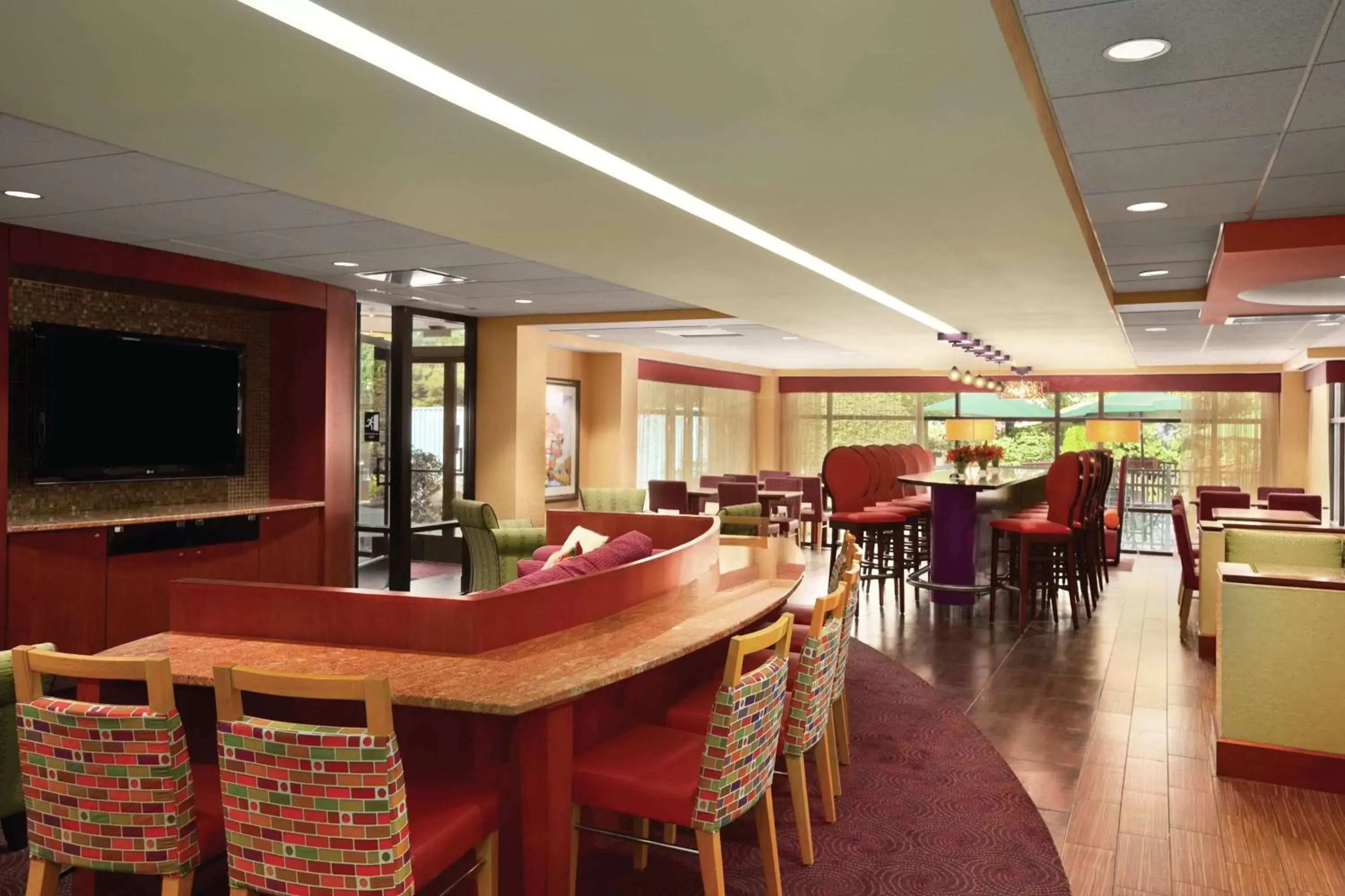 Lobby or reception, Lounge/Bar in Hampton Inn - York