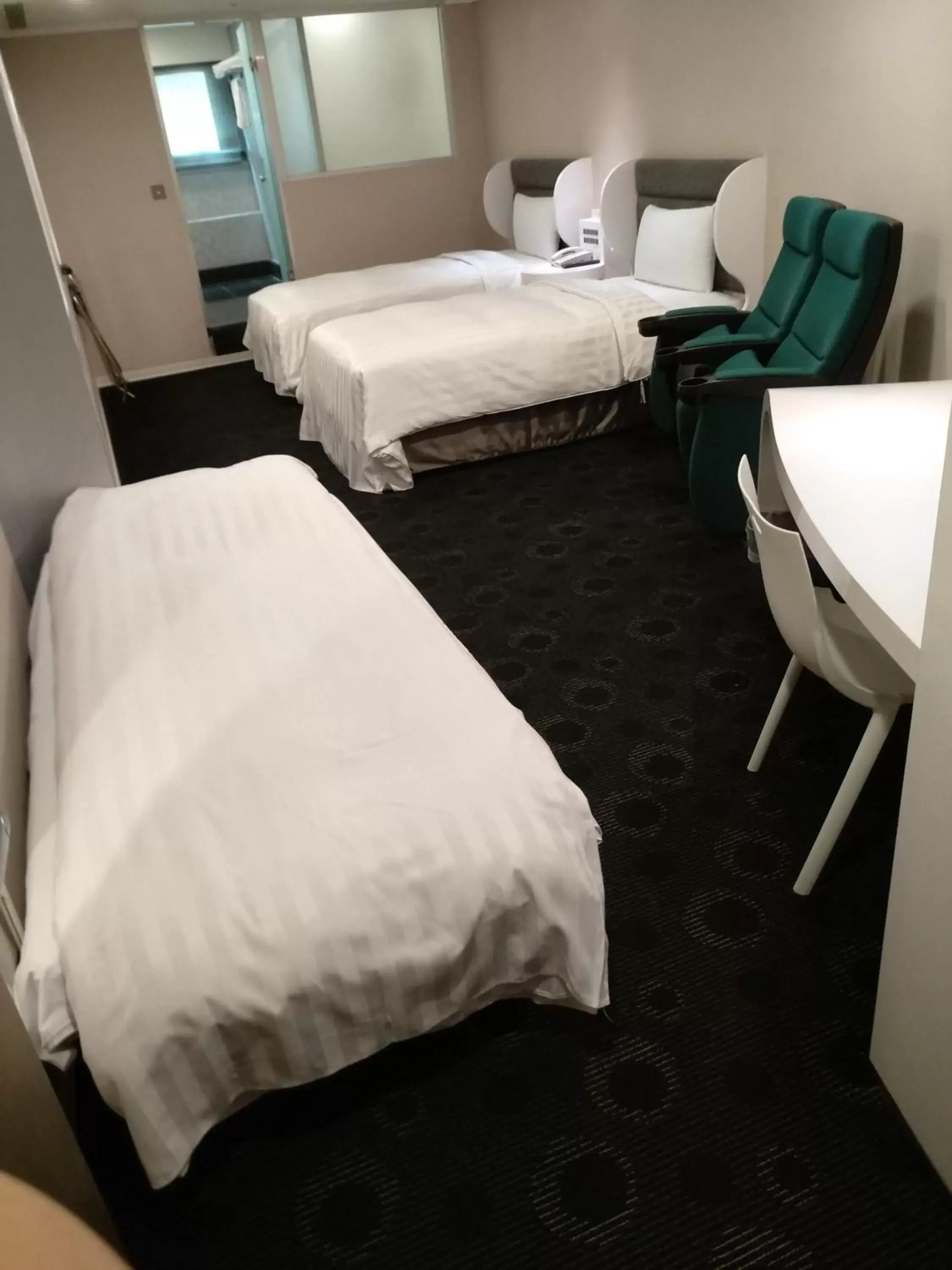 Bedroom, Bed in Ximen Airline Hotel