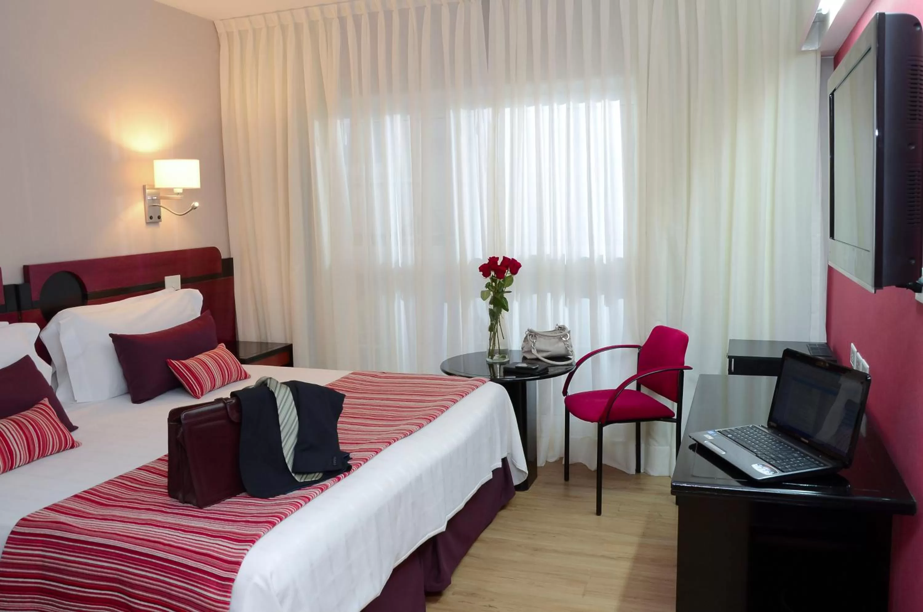 Photo of the whole room, Bed in Regente Palace Hotel