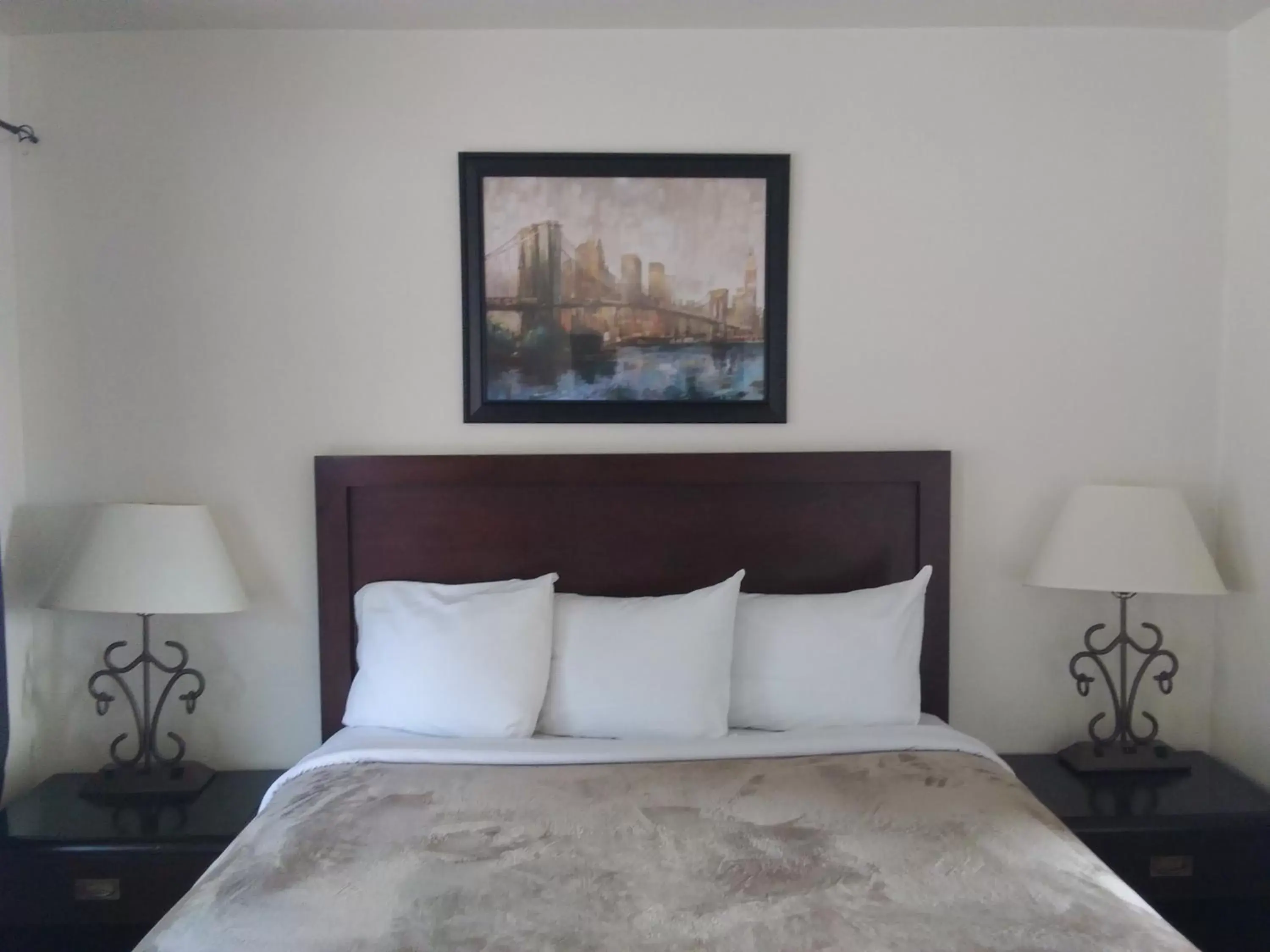 Bed in Bay Bridge Motel Bed in Bay Bridge Motel