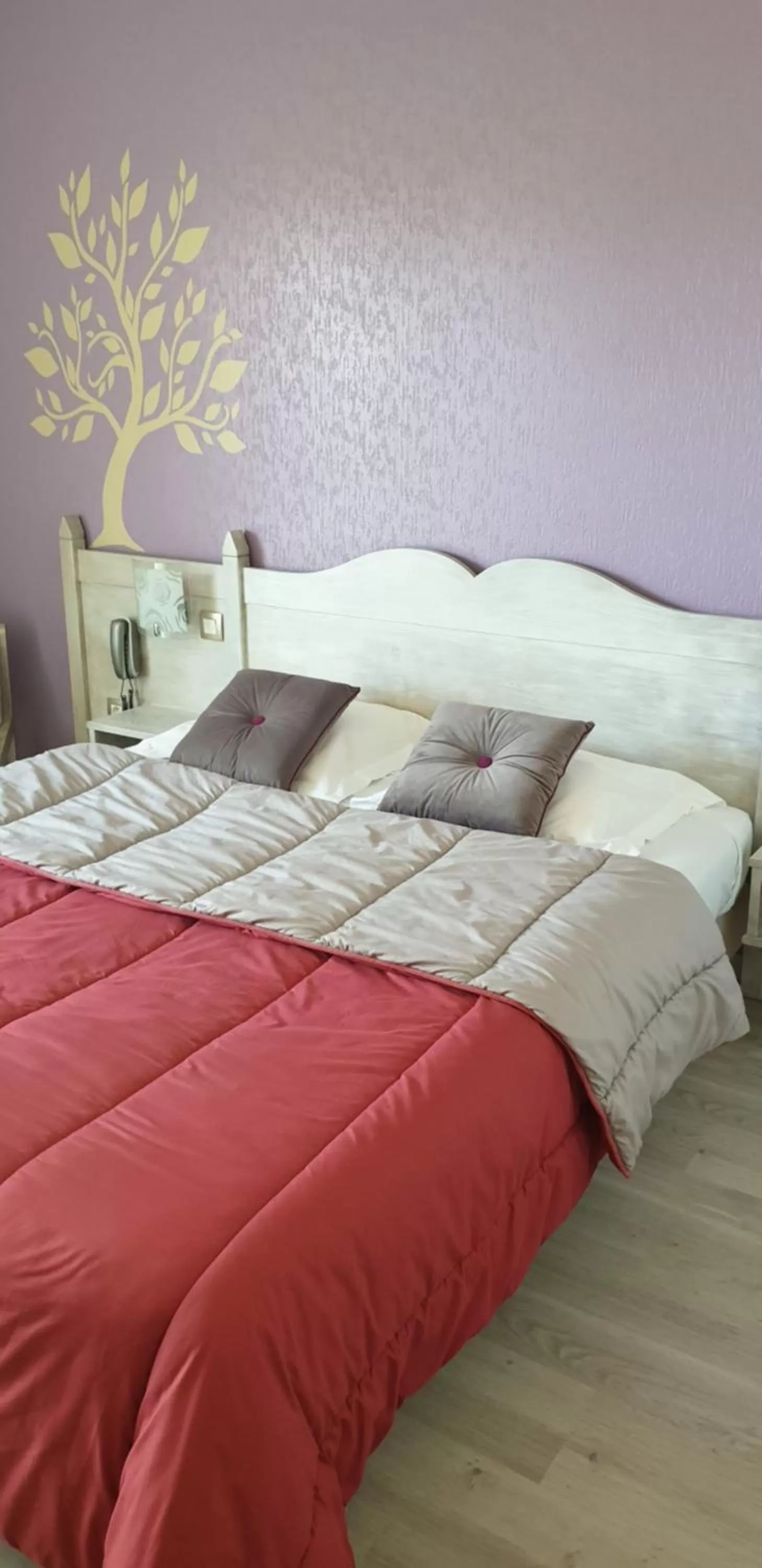 Garden view, Bed in Les Jardins du Forez