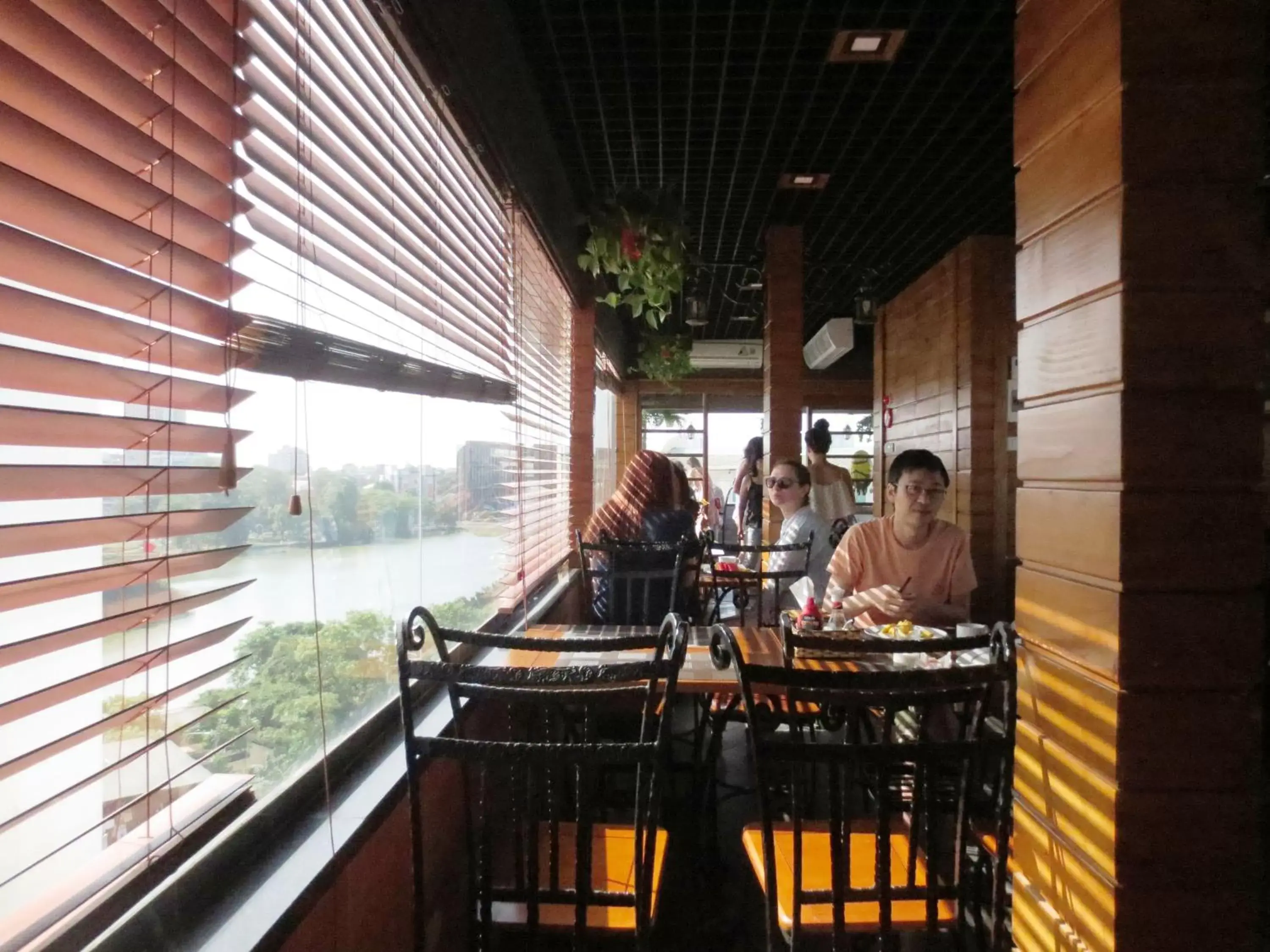 Restaurant/places to eat in Centre Point Hanoi Hotel Restaurant/places to eat in Centre Point Hanoi Hotel