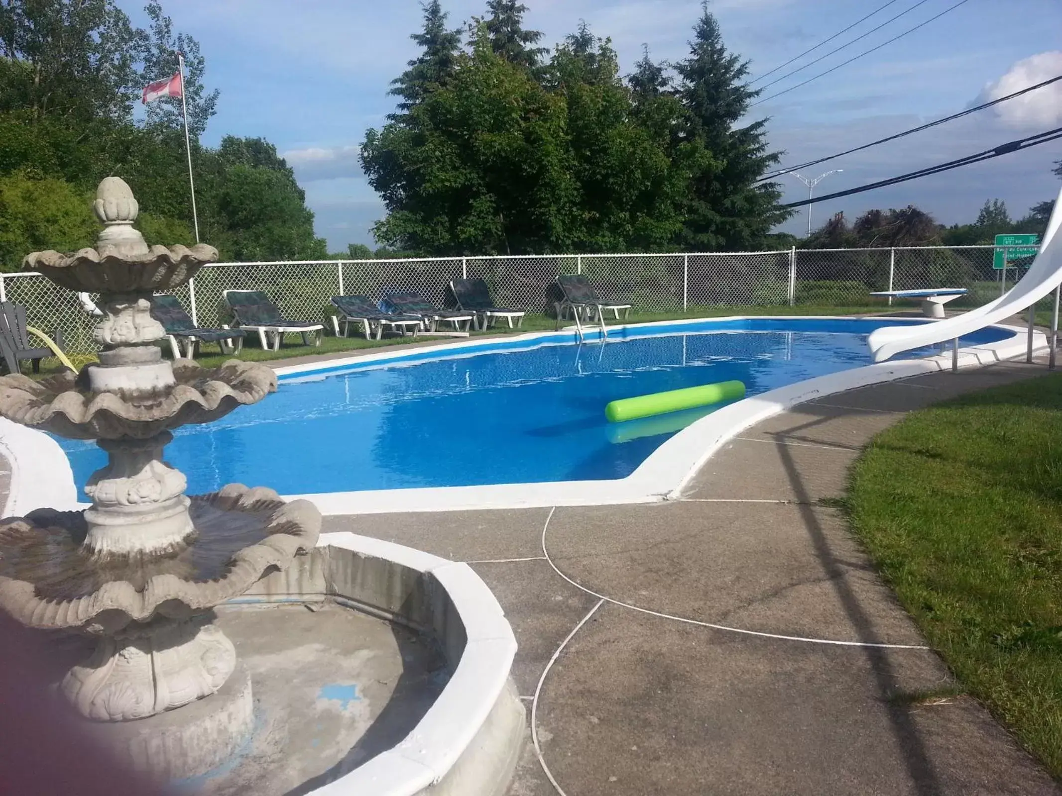 Pool view, Swimming Pool in Motel Le Voyageur