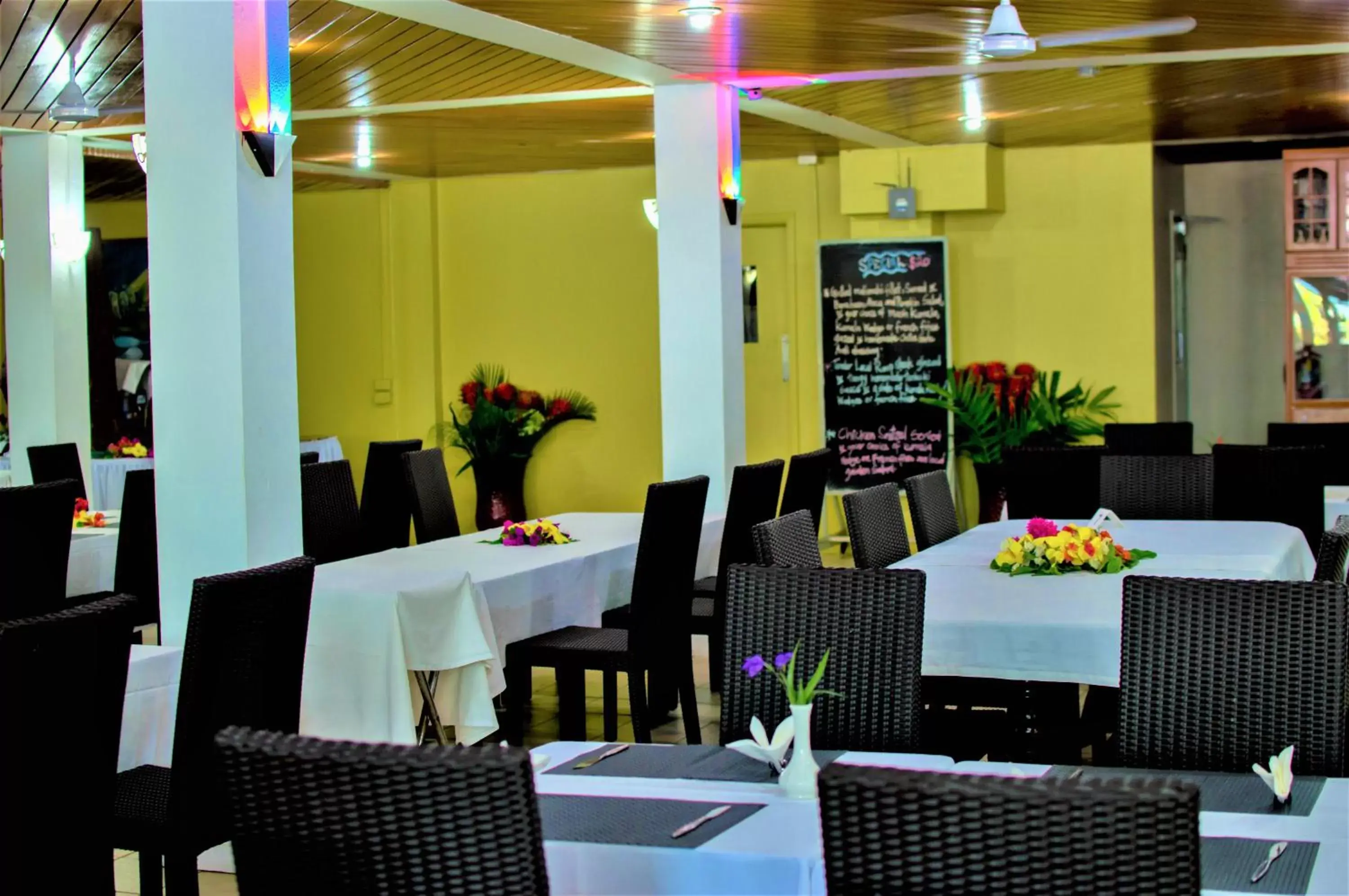 Restaurant/Places to Eat in Hexagon International Hotel, Villas & Spa