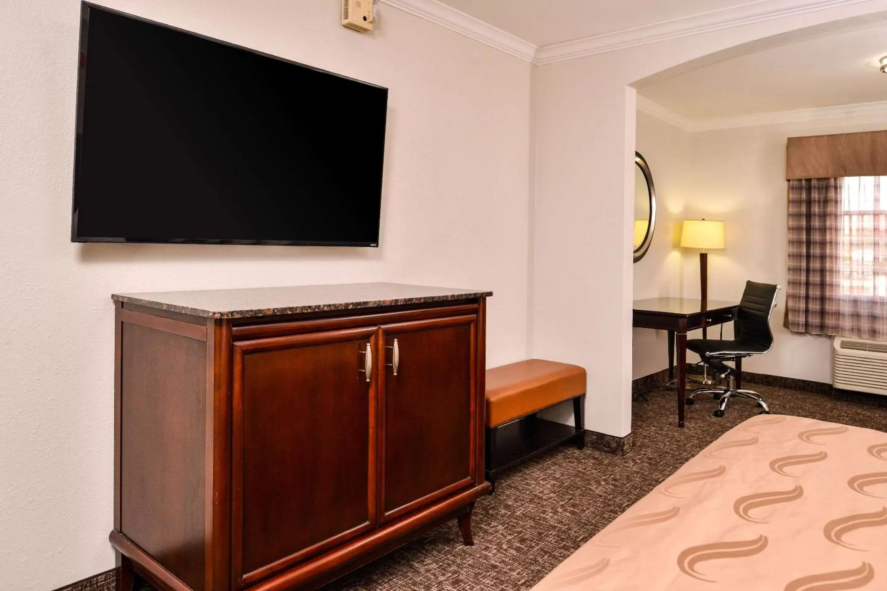 Photo of the whole room, TV/Entertainment Center in Quality Inn and Suites Beaumont