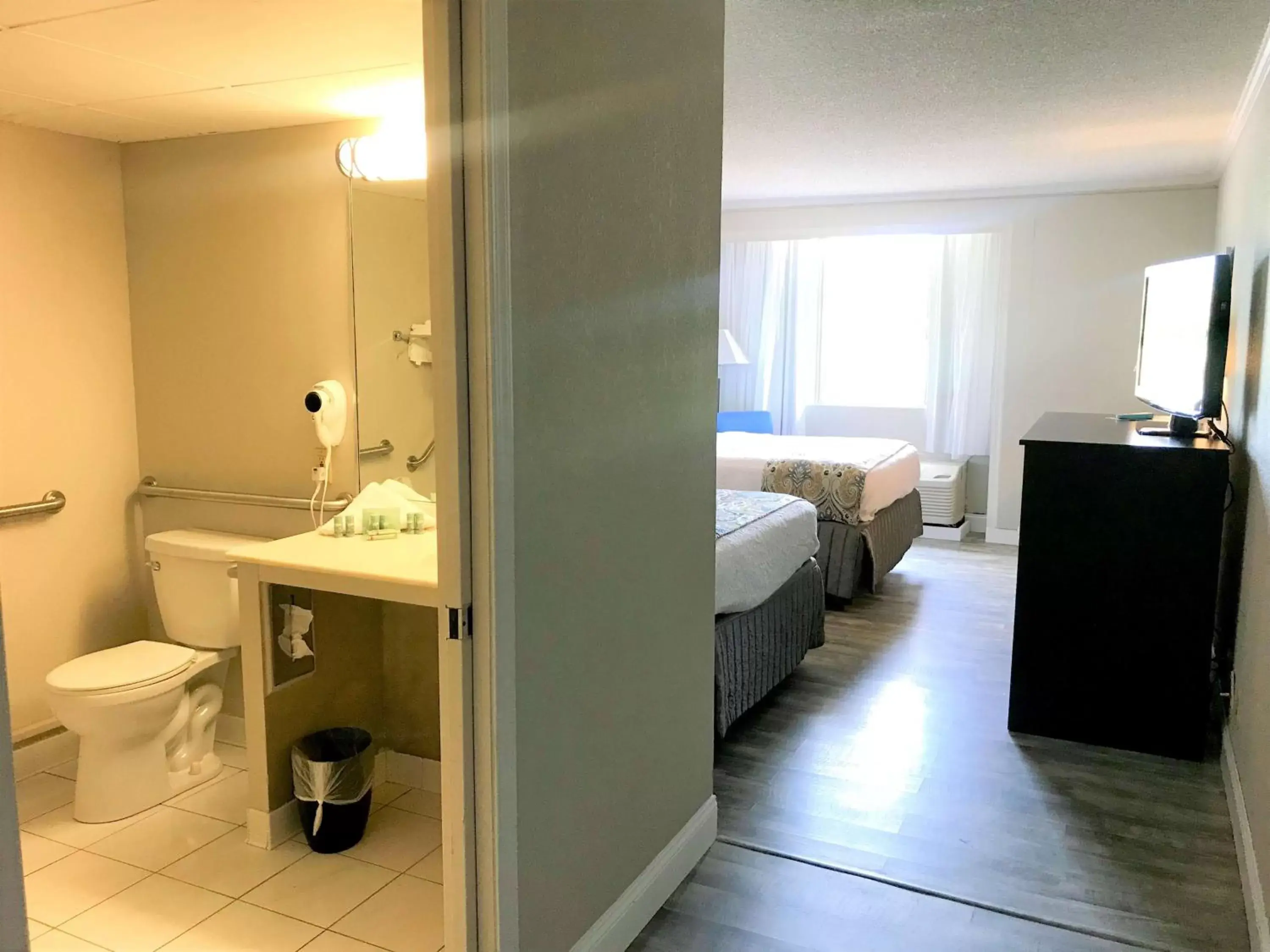 Photo of the whole room, Bathroom in SureStay Plus Hotel by Best Western Lehigh Valley