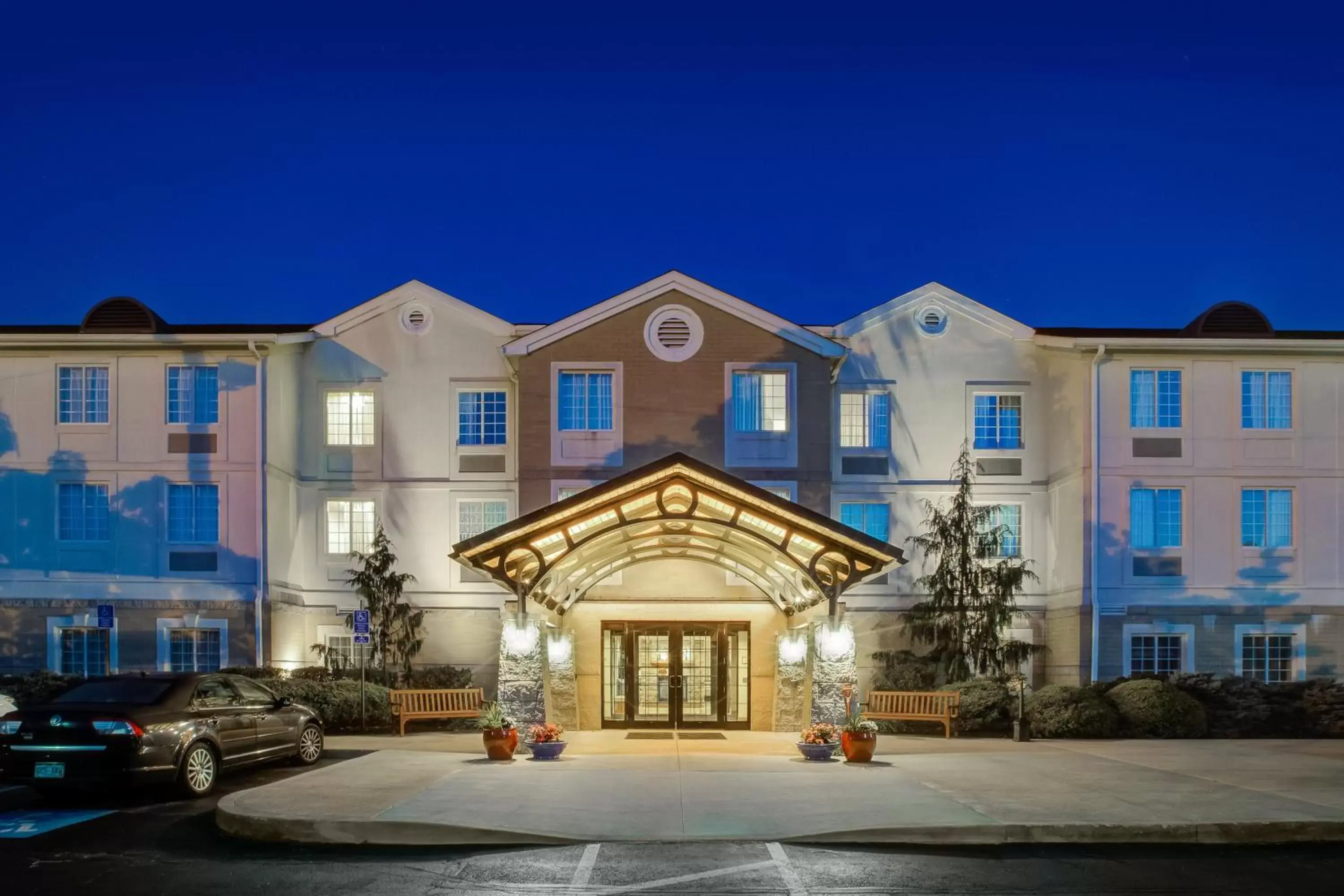 Property Building in Staybridge Suites Cleveland Mayfield Heights Beachwood, an IHG Hotel
