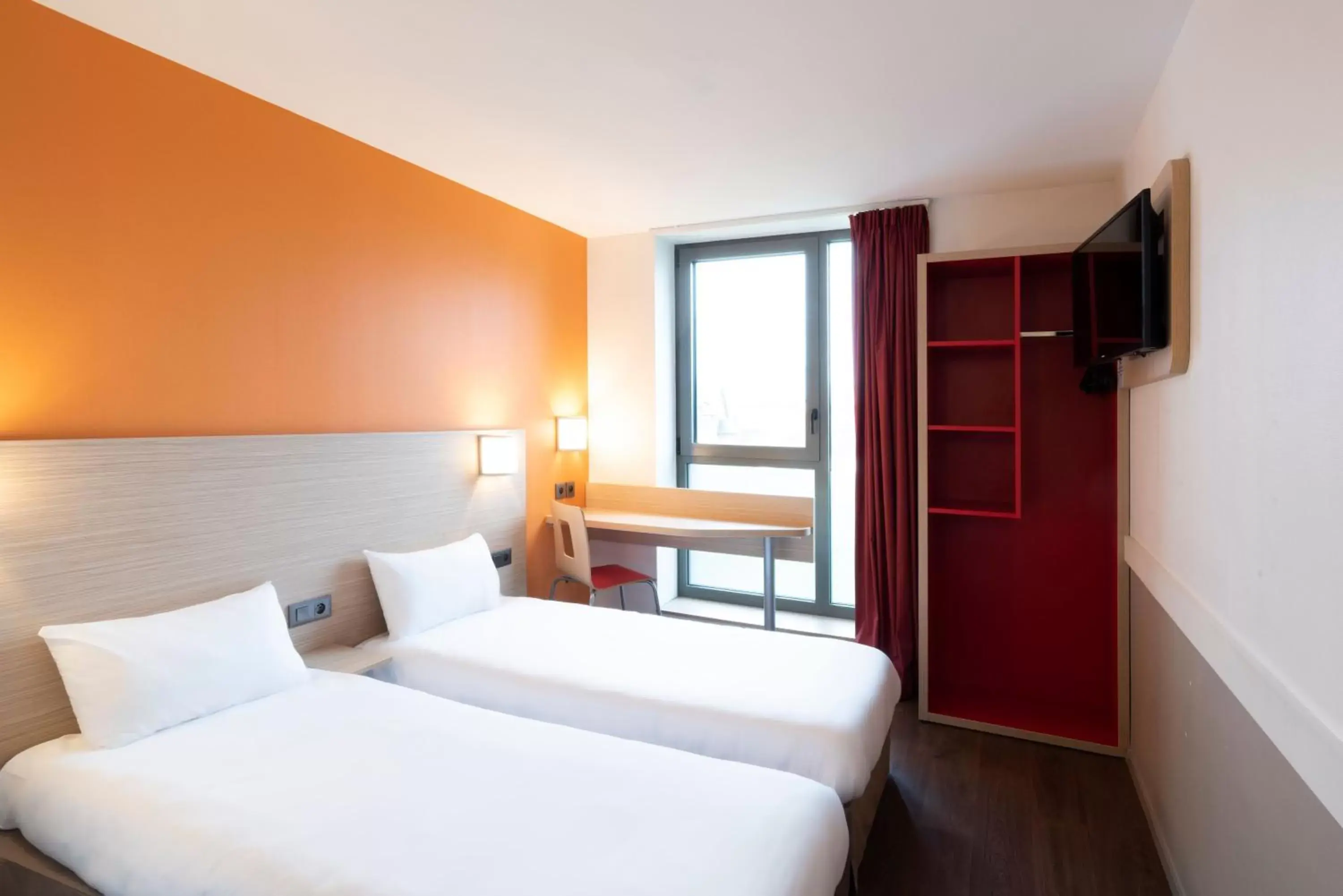 Bedroom, Bed in Premiere Classe Le Havre Centre-LES DOCKS