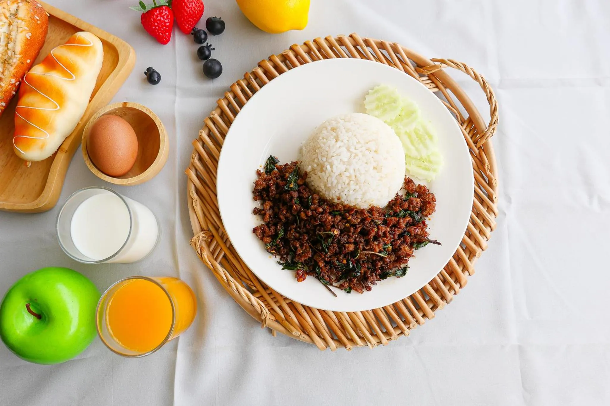 Food and drinks in AU Place Hotel