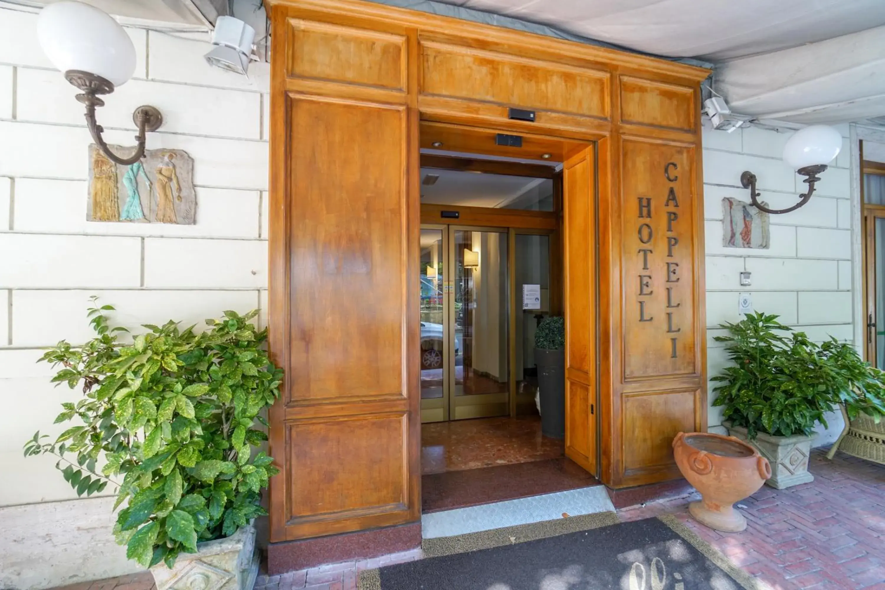 Facade/entrance in Hotel Cappelli