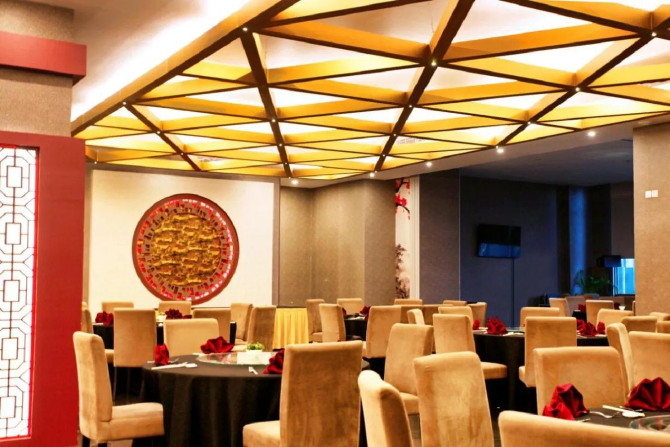 Restaurant/places to eat in Platinum Hotel & Convention Hall Balikpapan