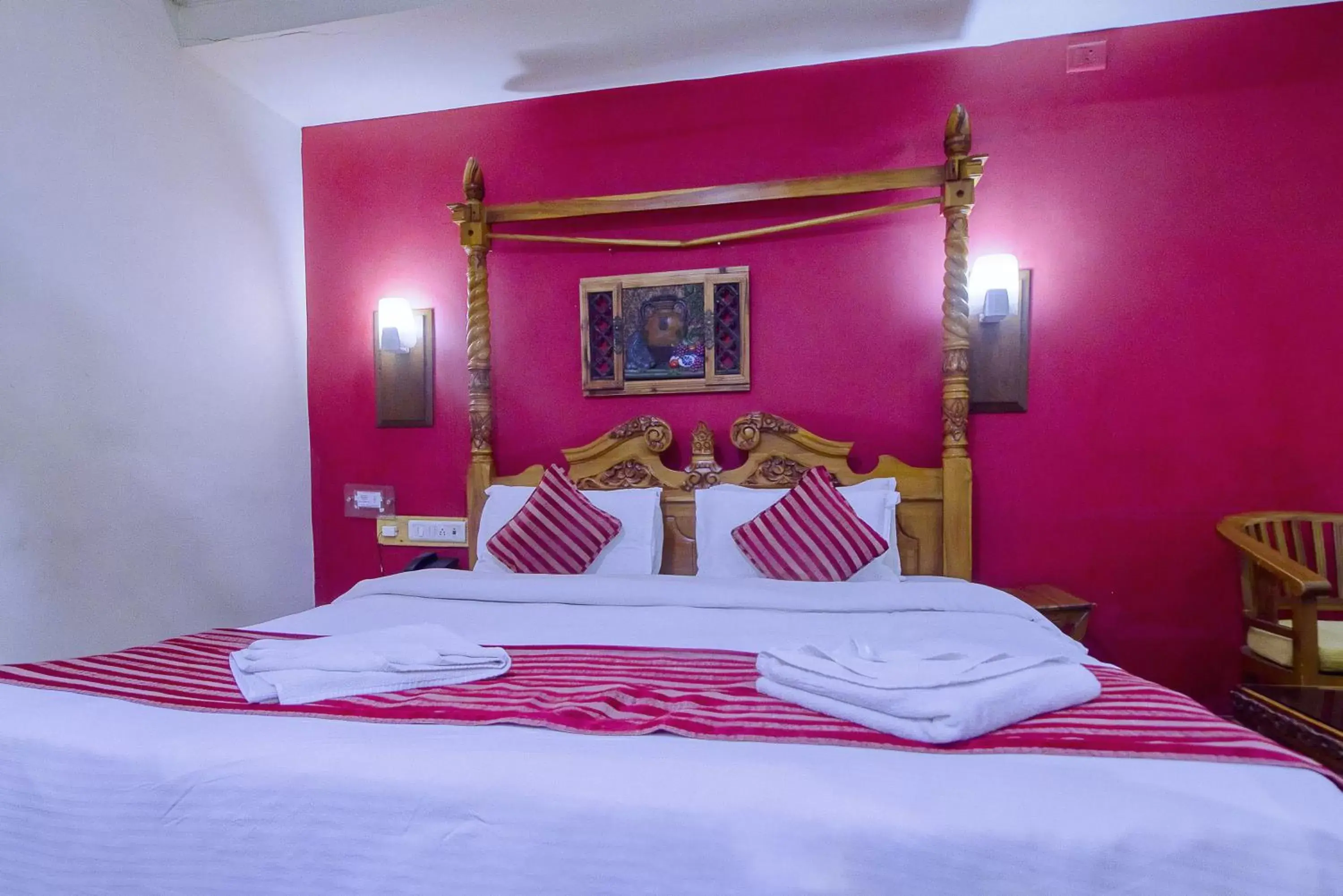 Bed in HOTEL WINDSOR CASTLE Bed in HOTEL WINDSOR CASTLE