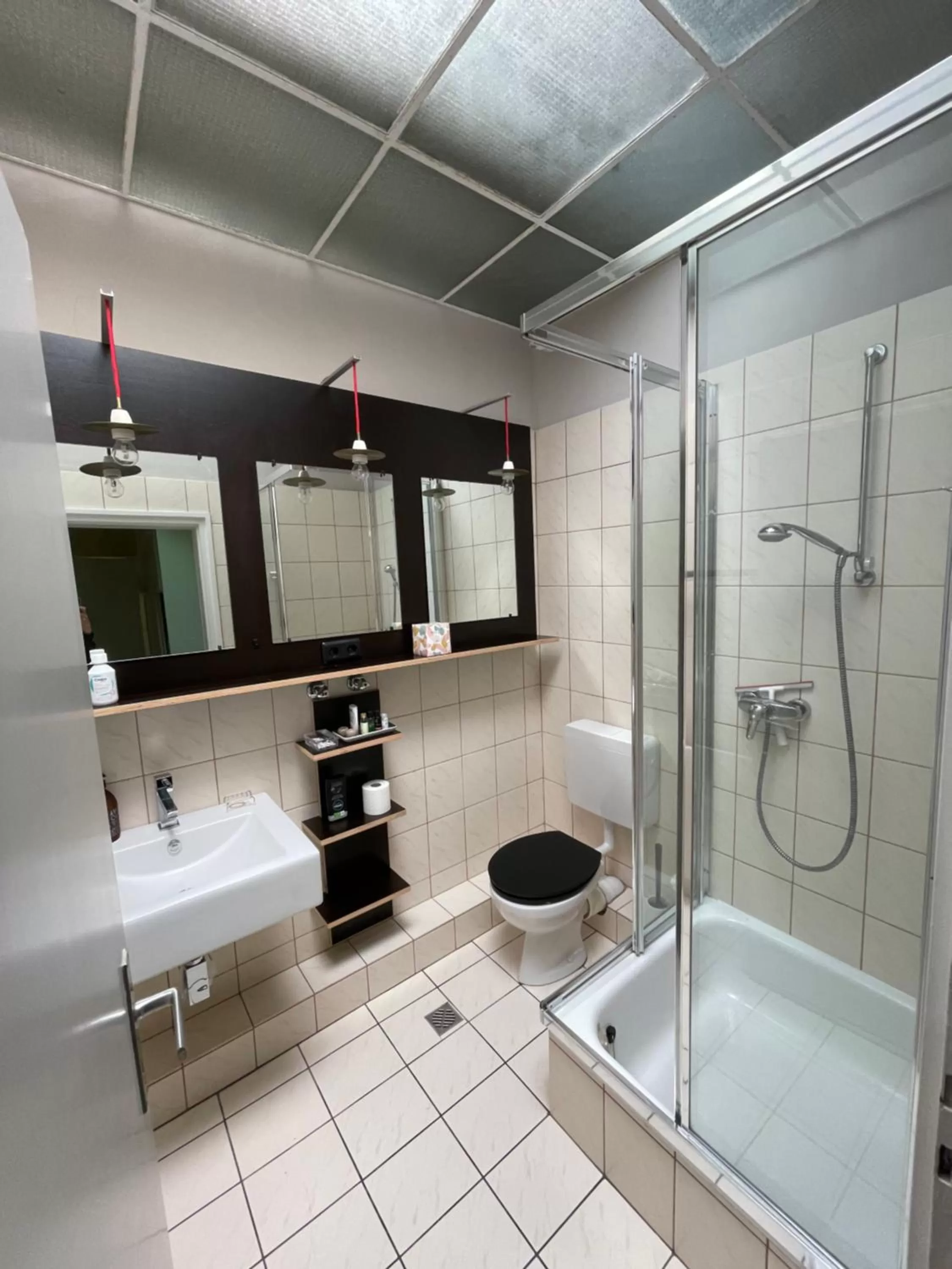 Shower in Villa V - zwischen Kultur und Natur