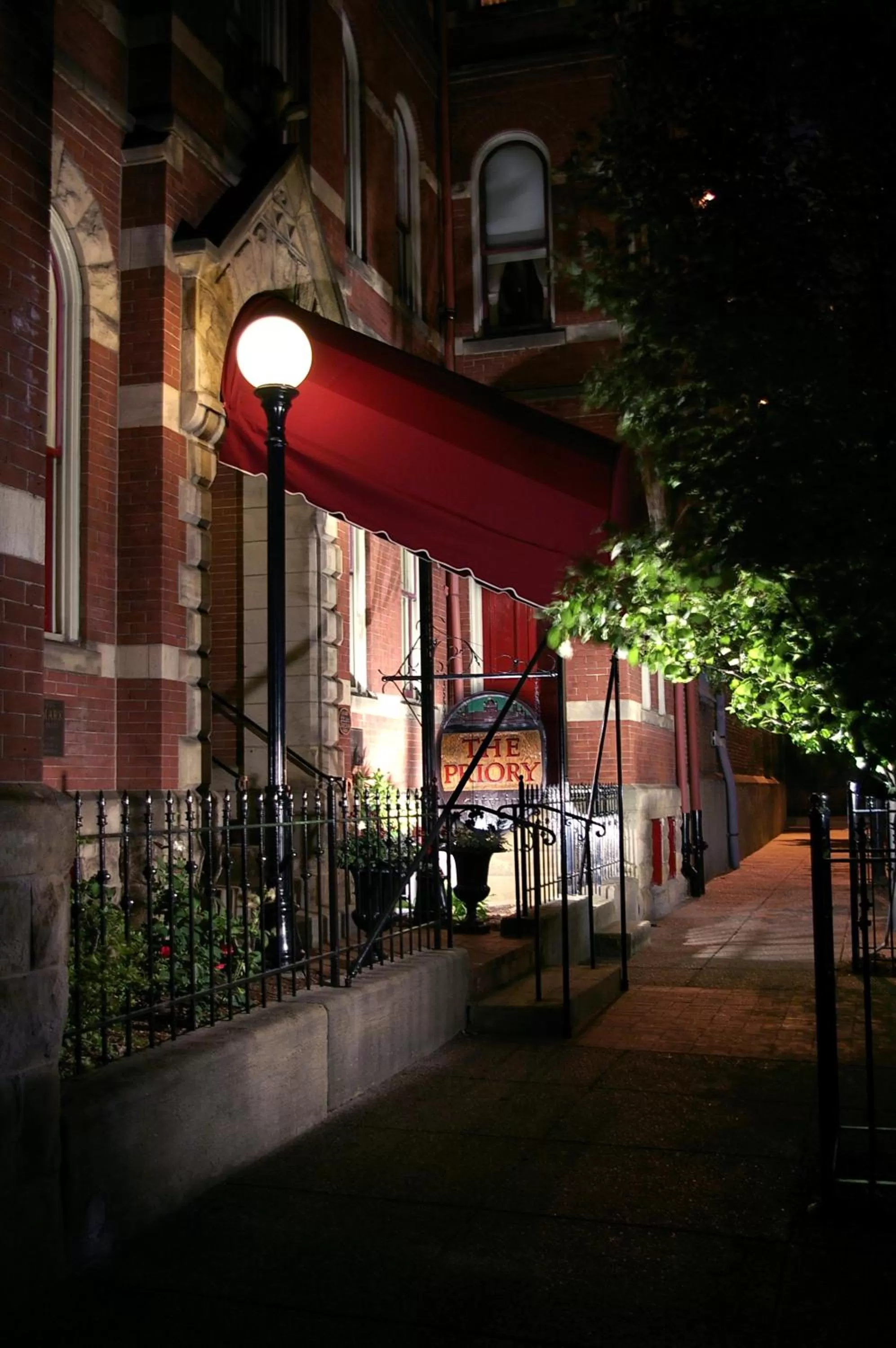 Facade/entrance in The Priory Hotel