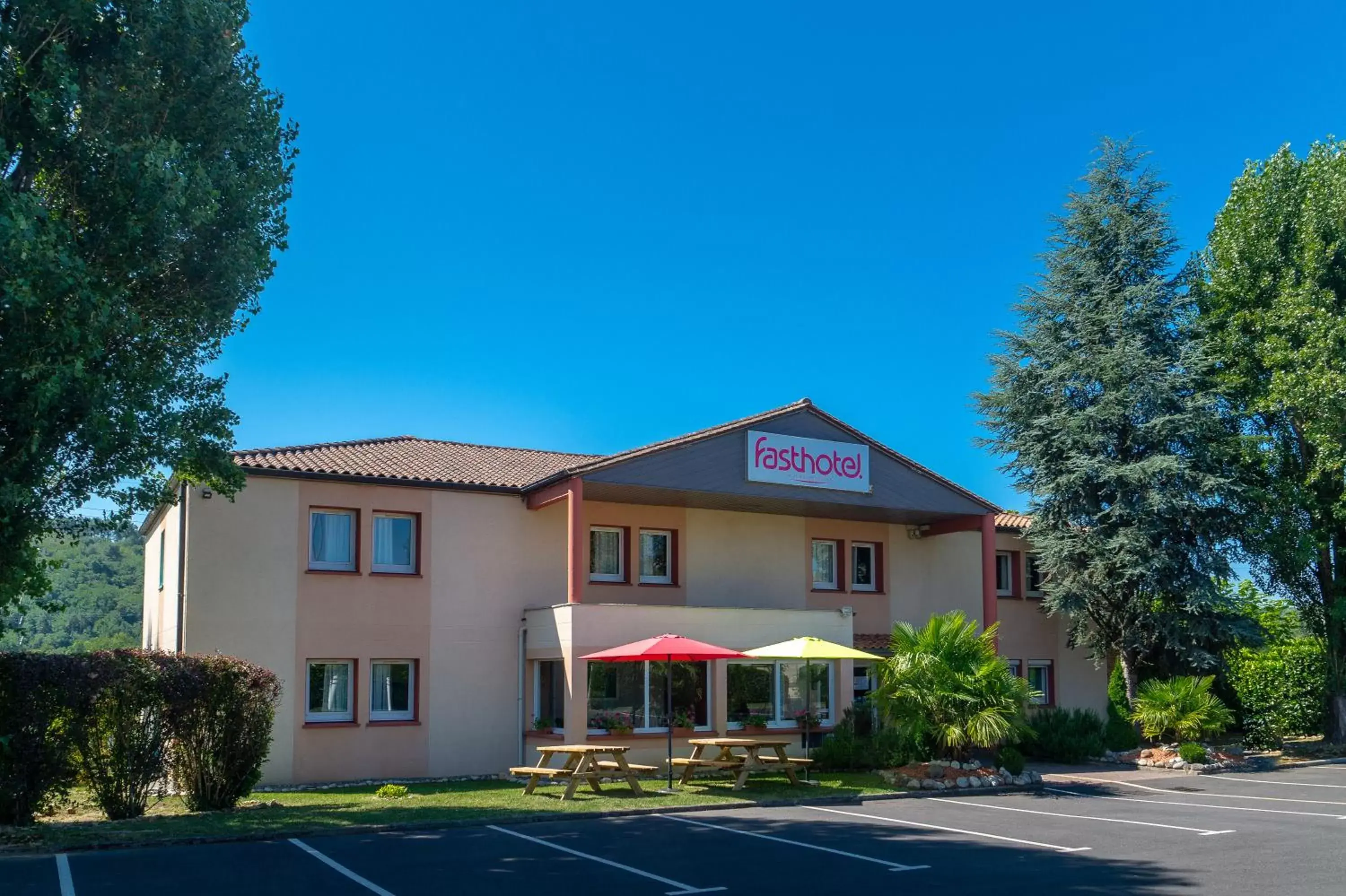 Facade/entrance, Property Building in Fasthôtel Périgueux