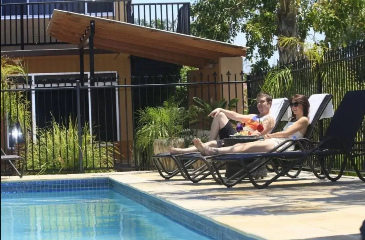 Swimming Pool in Diplomat Hotel Alice Springs