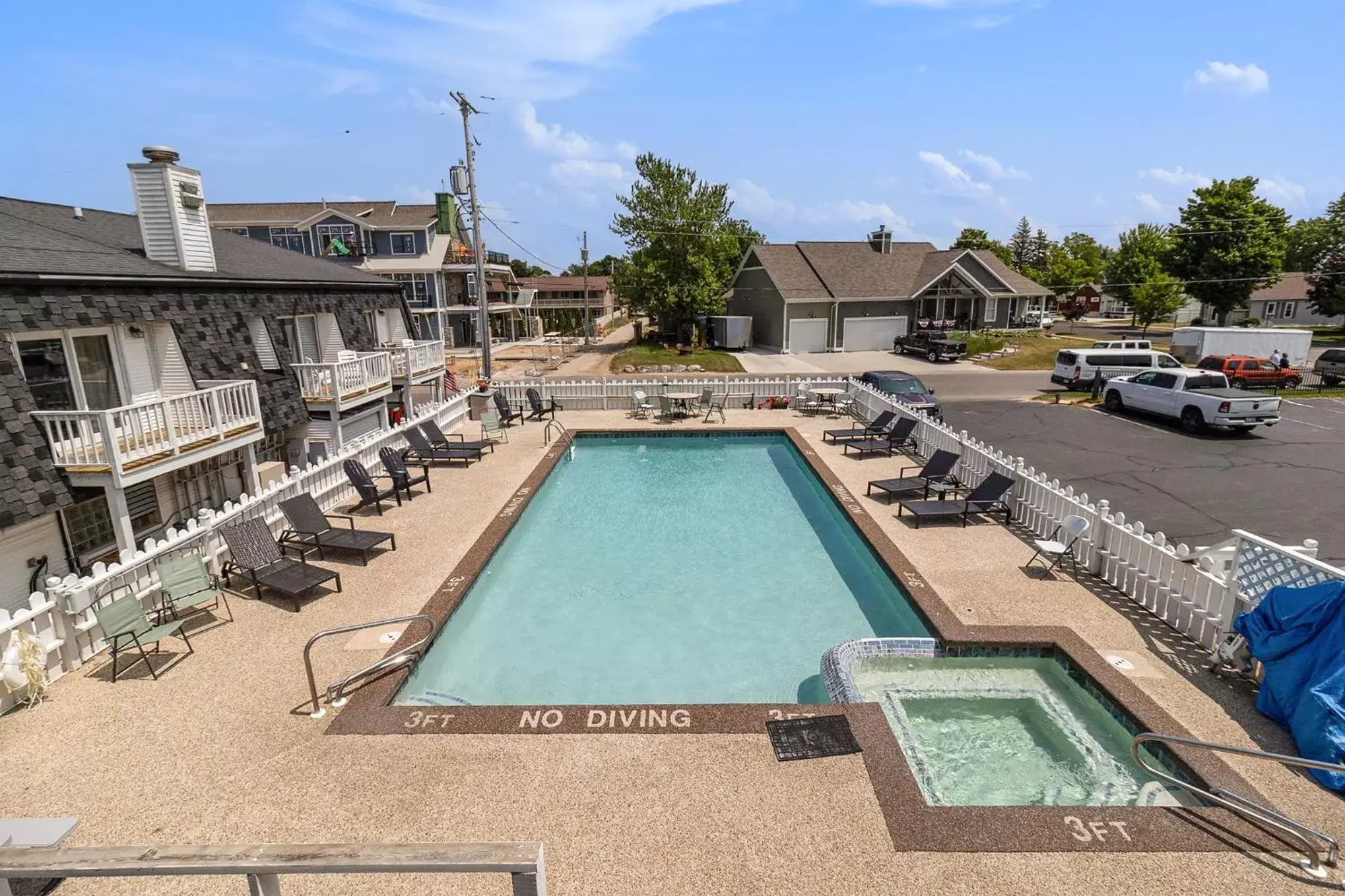 Swimming pool, Pool View in Snyders Shoreline Inn