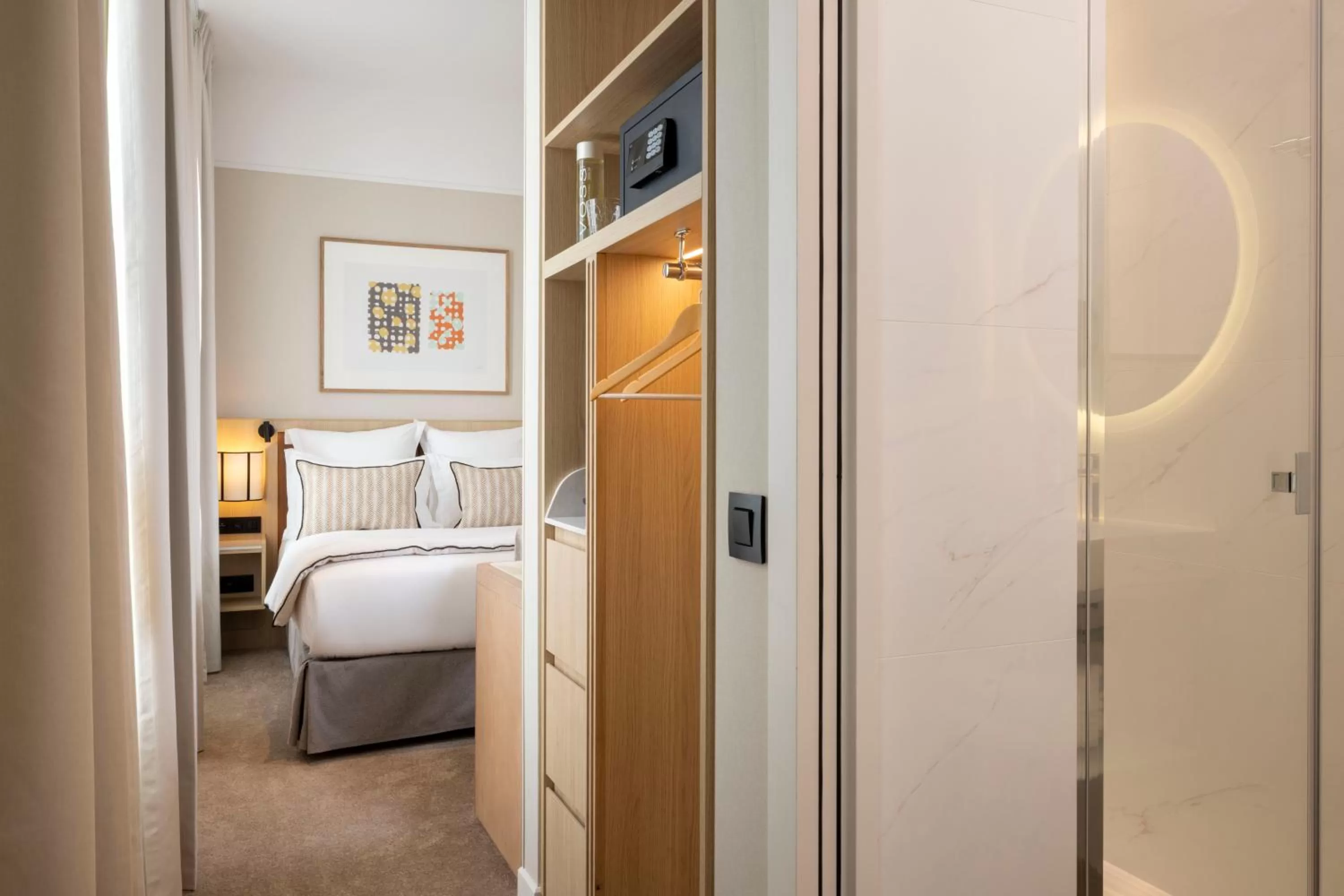 Bedroom, Bed in Hotel Duminy-Vendome