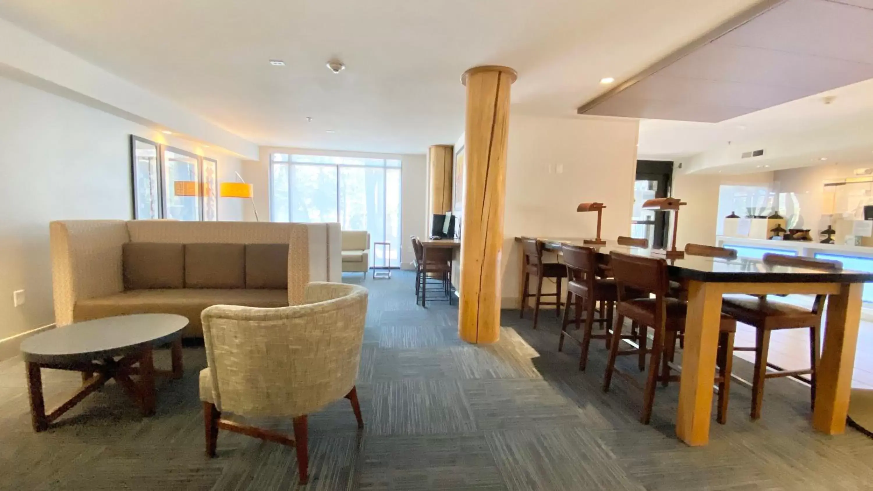 Property building, Lounge/Bar in Holiday Inn Express Park City, an IHG Hotel