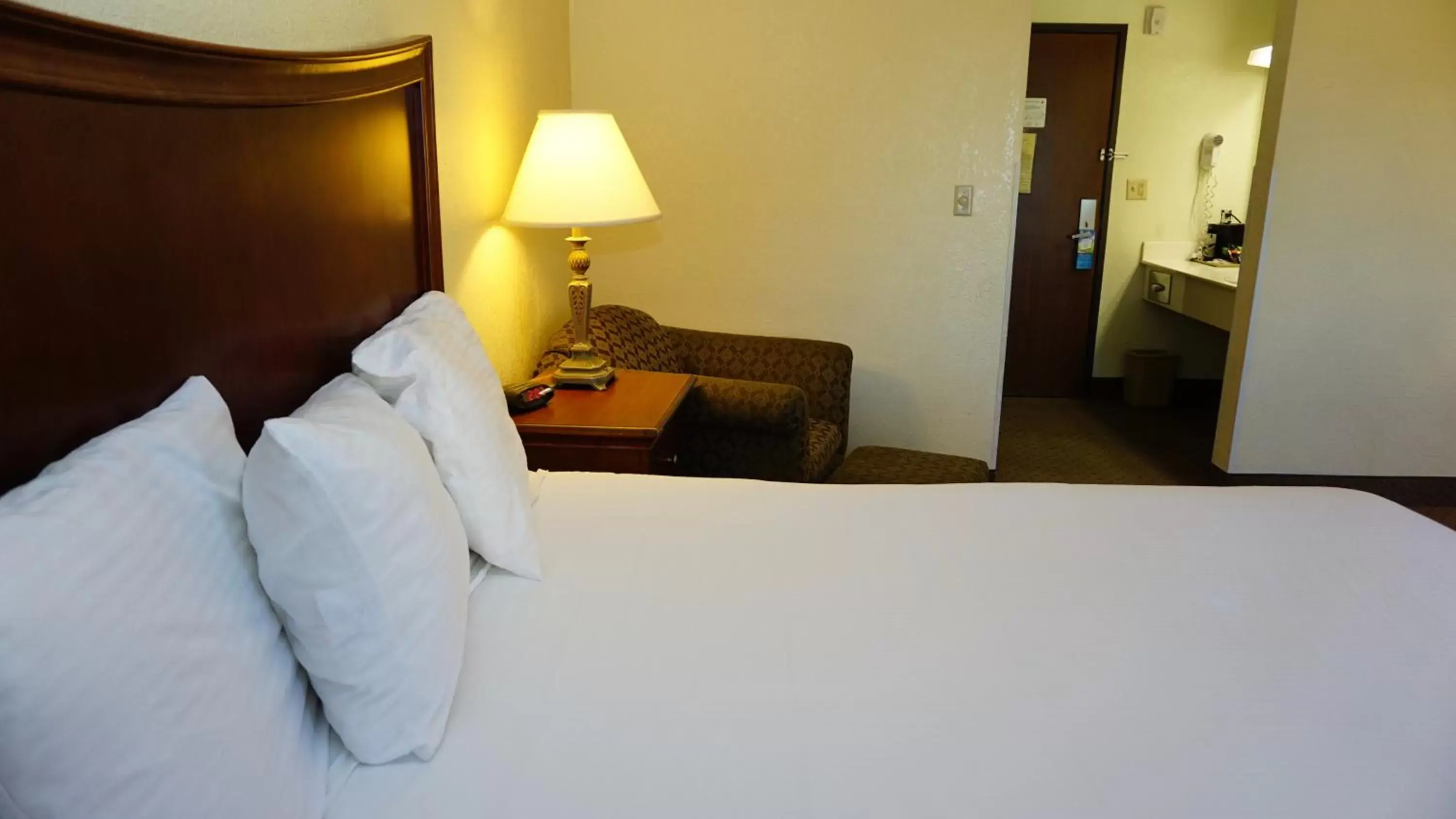 Decorative detail, Bed in Baymont by Wyndham Arlington At Six Flags Dr Decorative detail, Bed in Baymont by Wyndham Arlington At Six Flags Dr