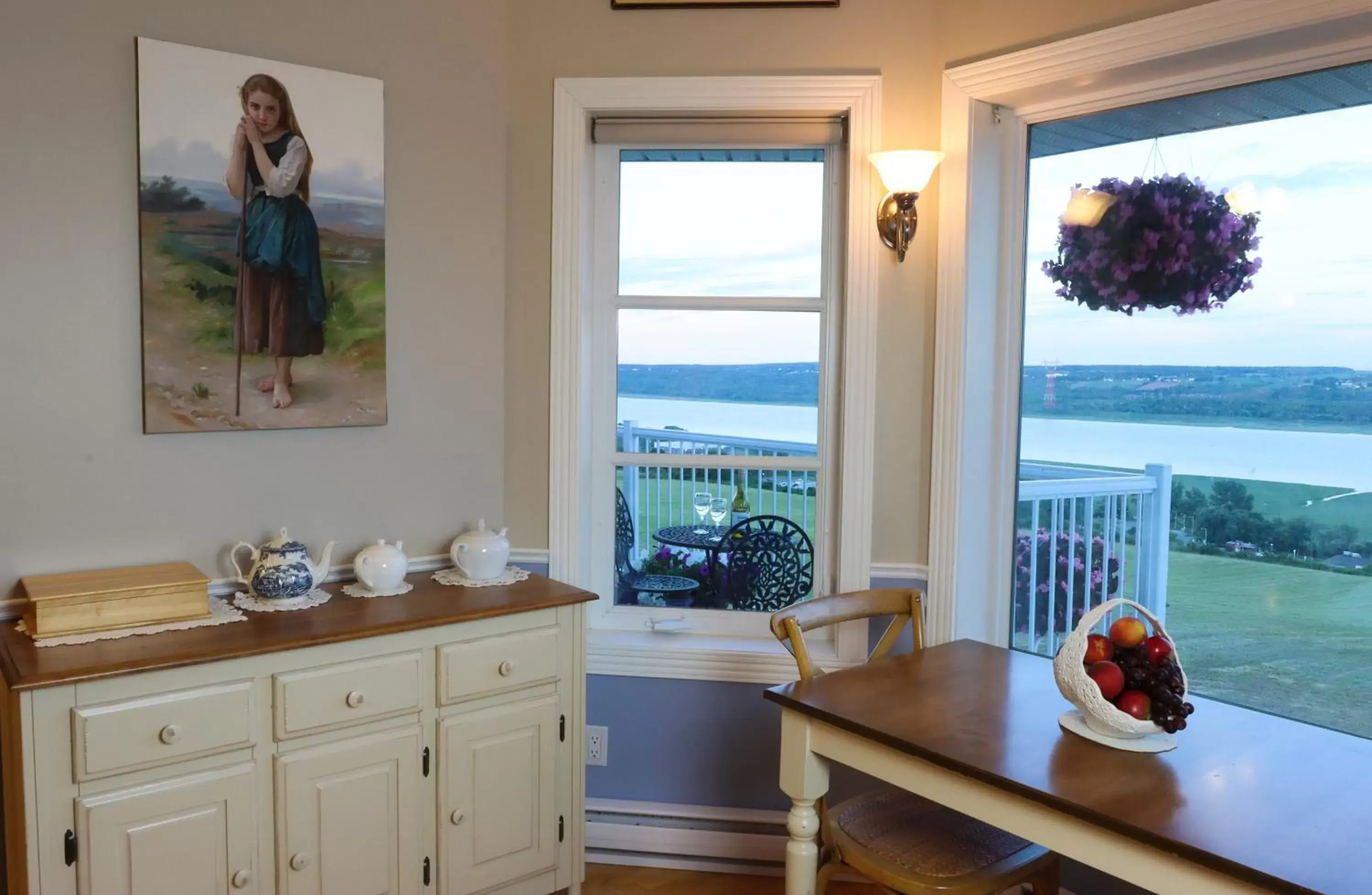 Dining area in Bed & Breakfast, Gîte La Princesse des Champs