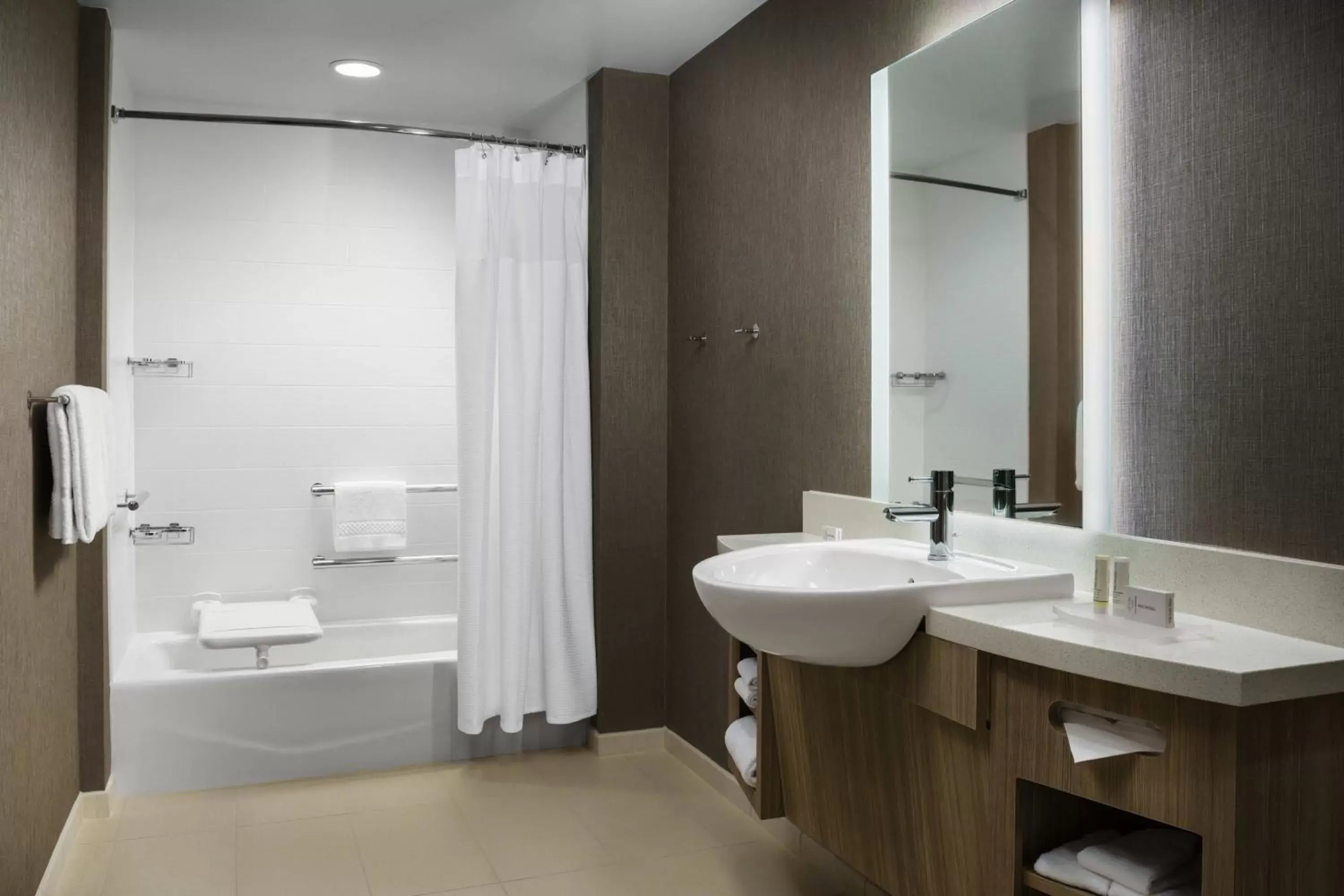 Bathroom in SpringHill Suites by Marriott Philadelphia West Chester/Exton