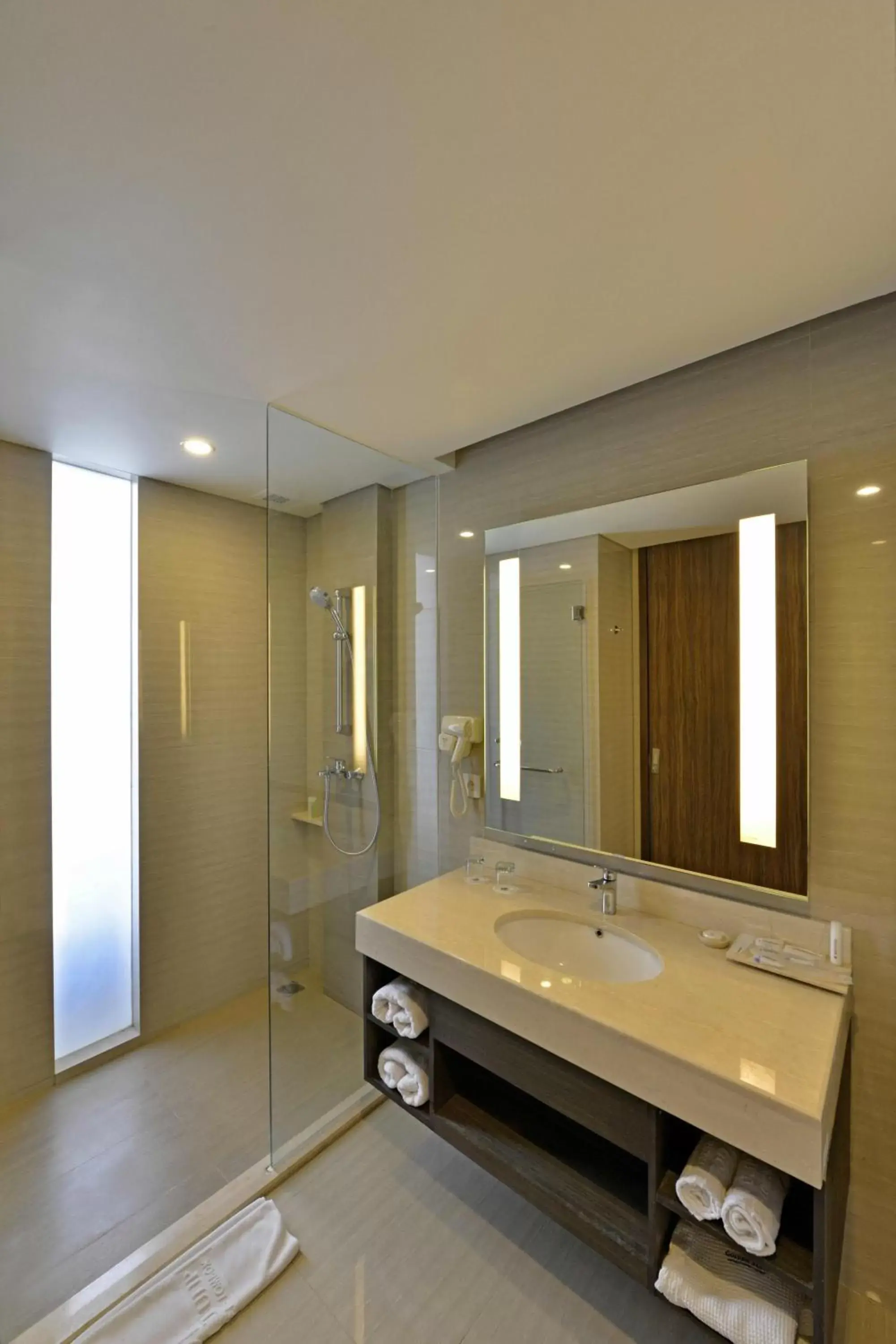 Bathroom in Lombok Astoria Hotel