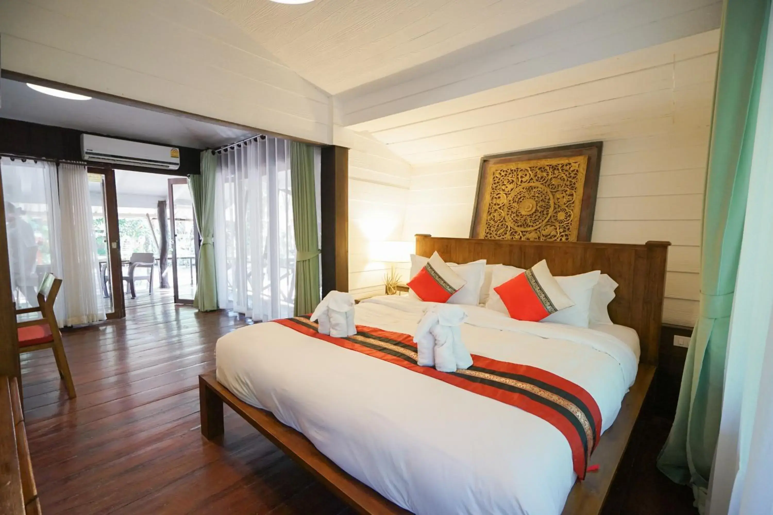 Deluxe Family Suite (6 Adults) in E-outfitting Doikham Resort