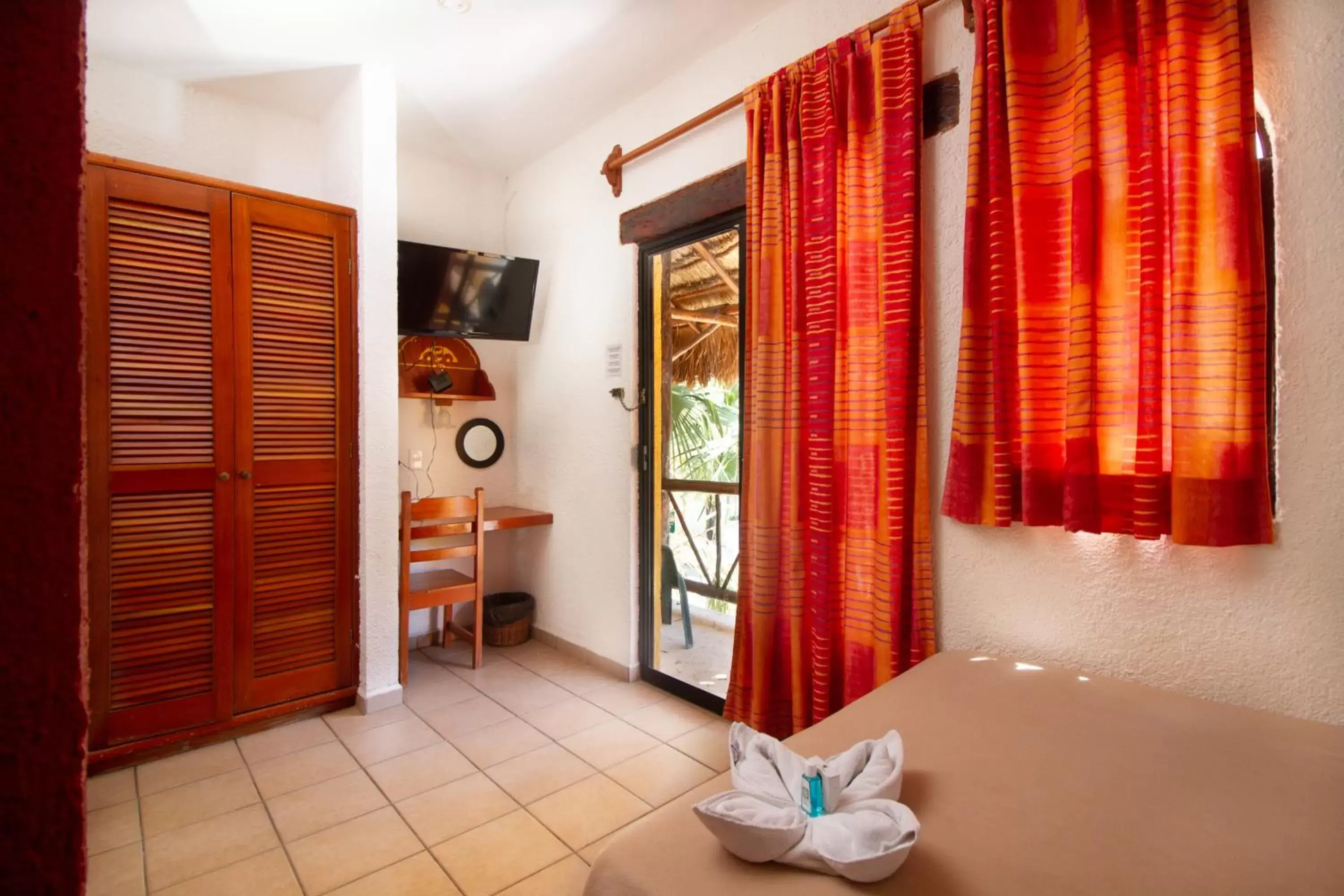 Bedroom in Hotel Bosque Caribe, 5th Av. zone