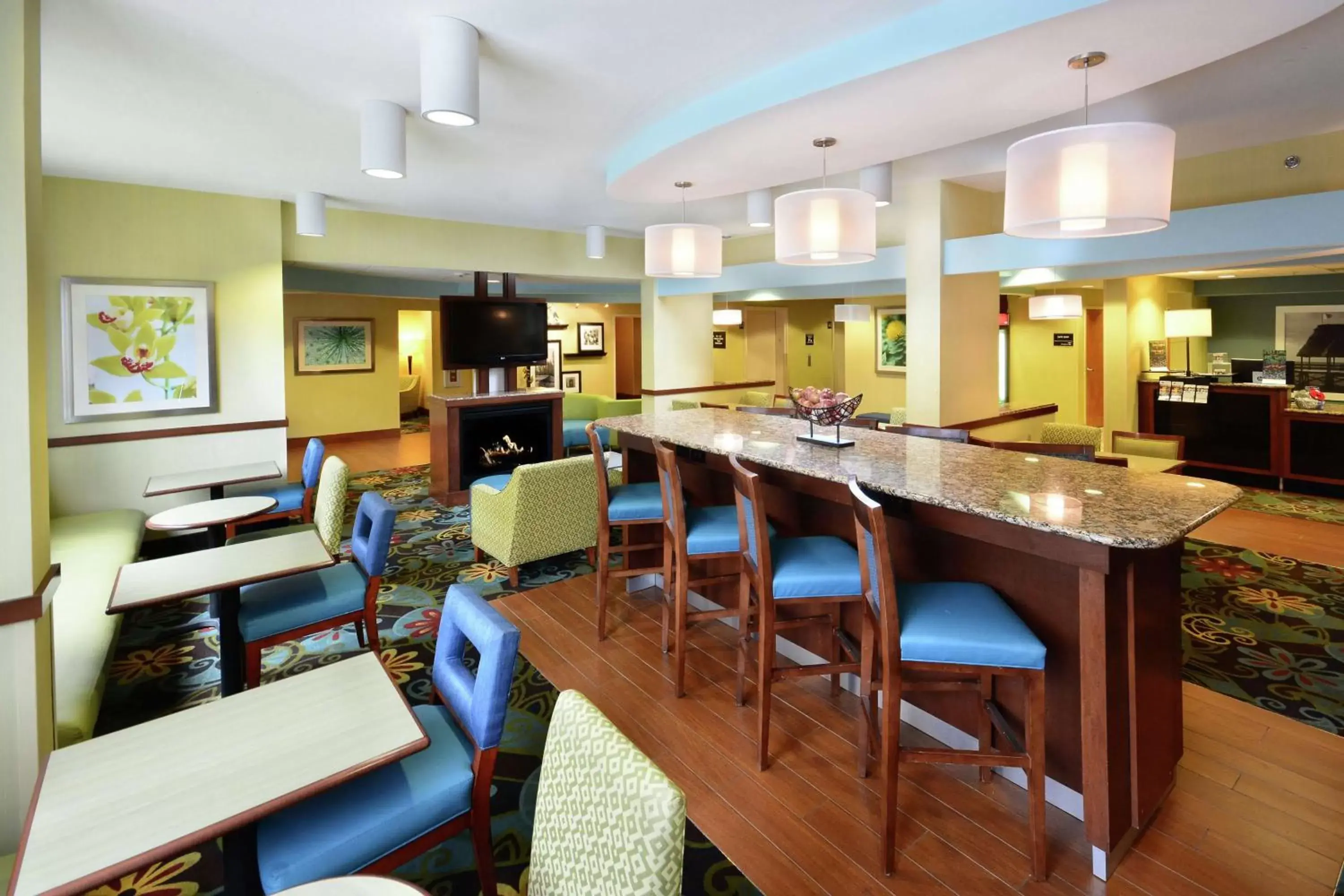 Lobby or reception, Restaurant/Places to Eat in Hampton Inn Charlotte North Lake Norman