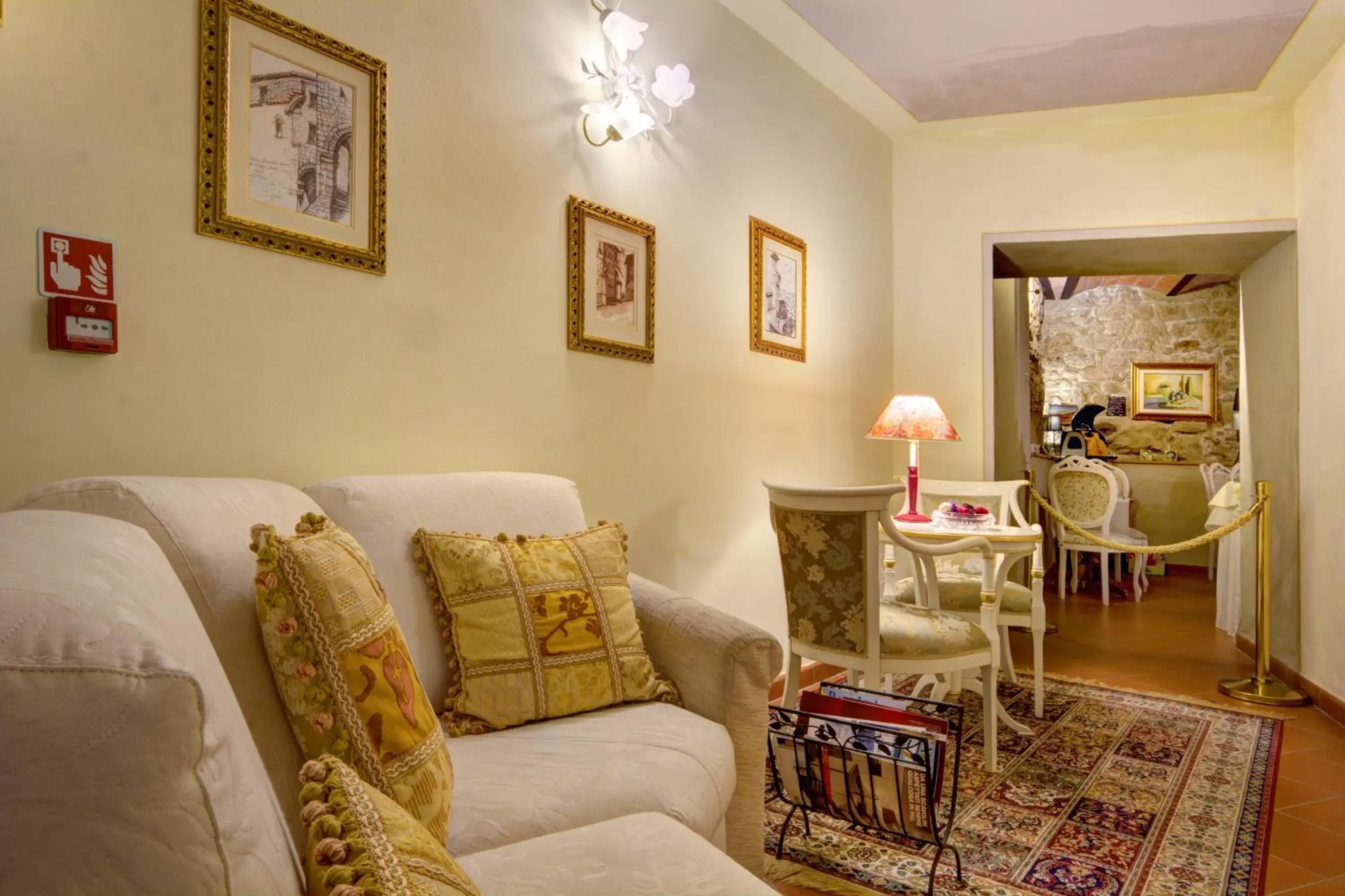 Living room, Seating Area in Hotel Volterra In