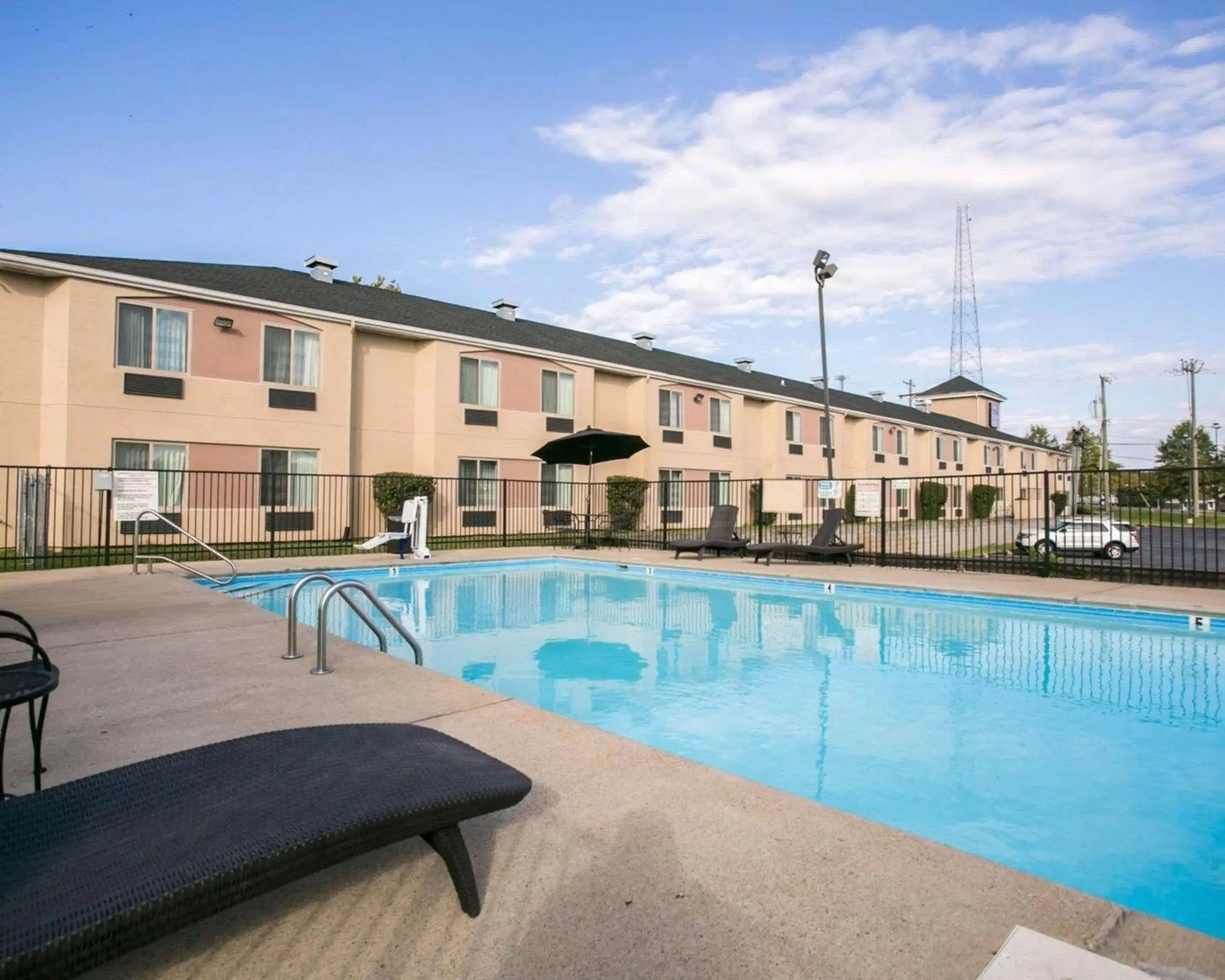 On site, Swimming Pool in Sleep Inn Nashville Downtown Opryland Area