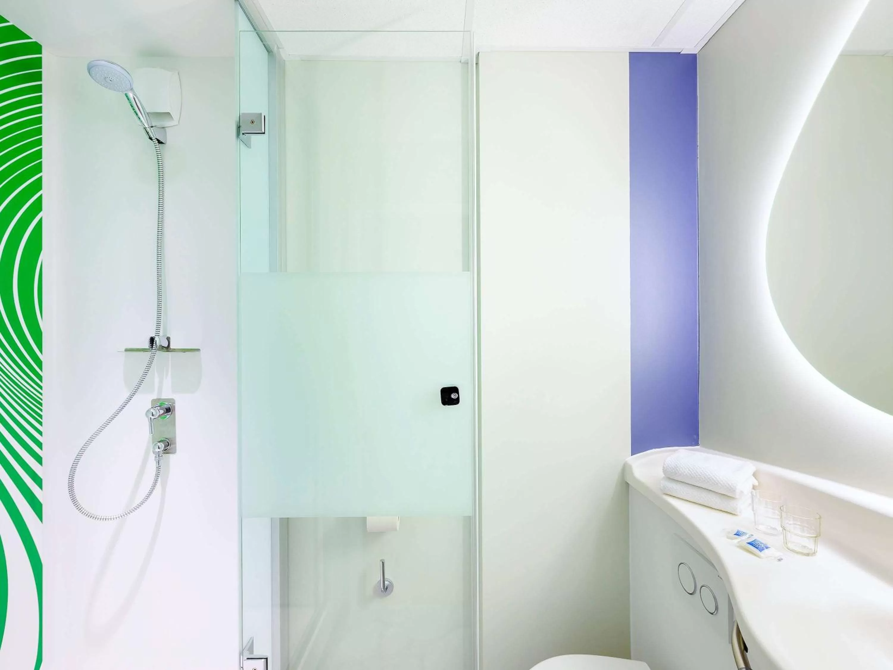 Photo of the whole room in ibis budget Luebeck City Sued