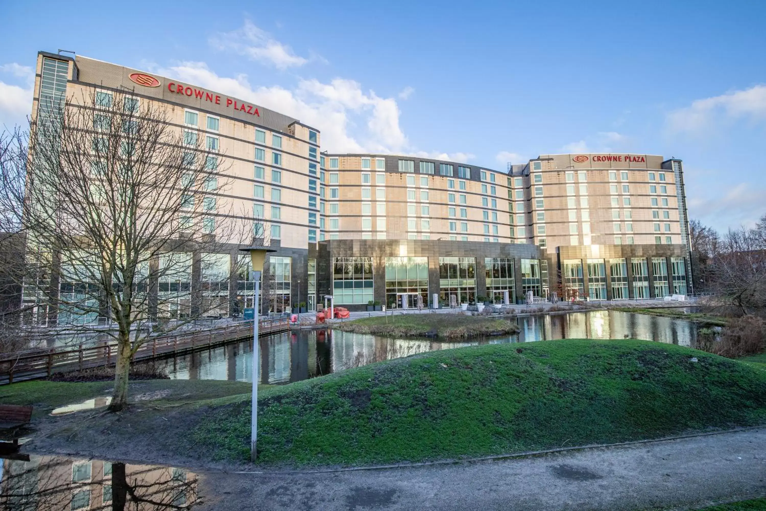 Property Building in Crowne Plaza Brussels Airport, an IHG Hotel