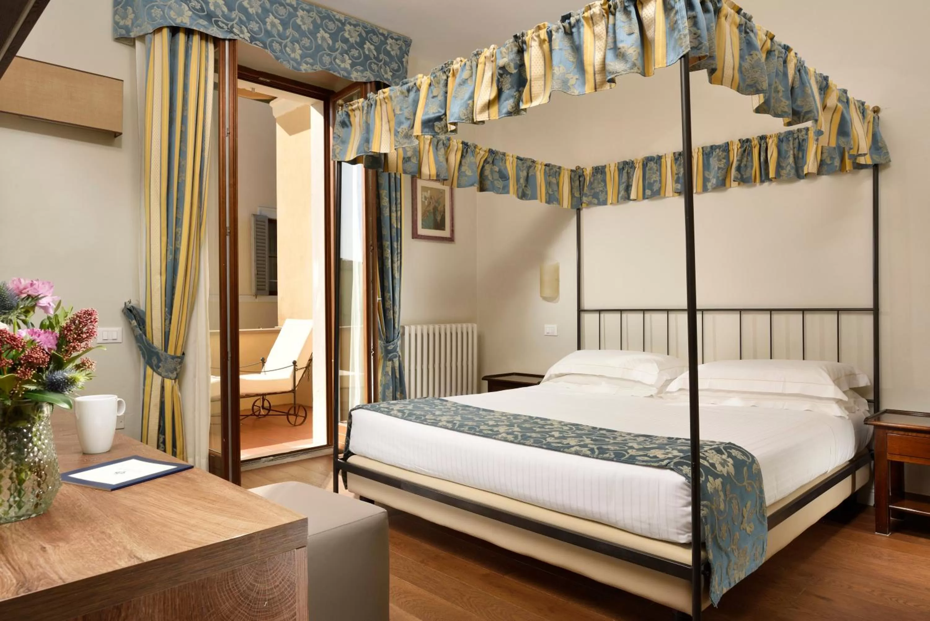 Bedroom, Bed in Villa Sabolini