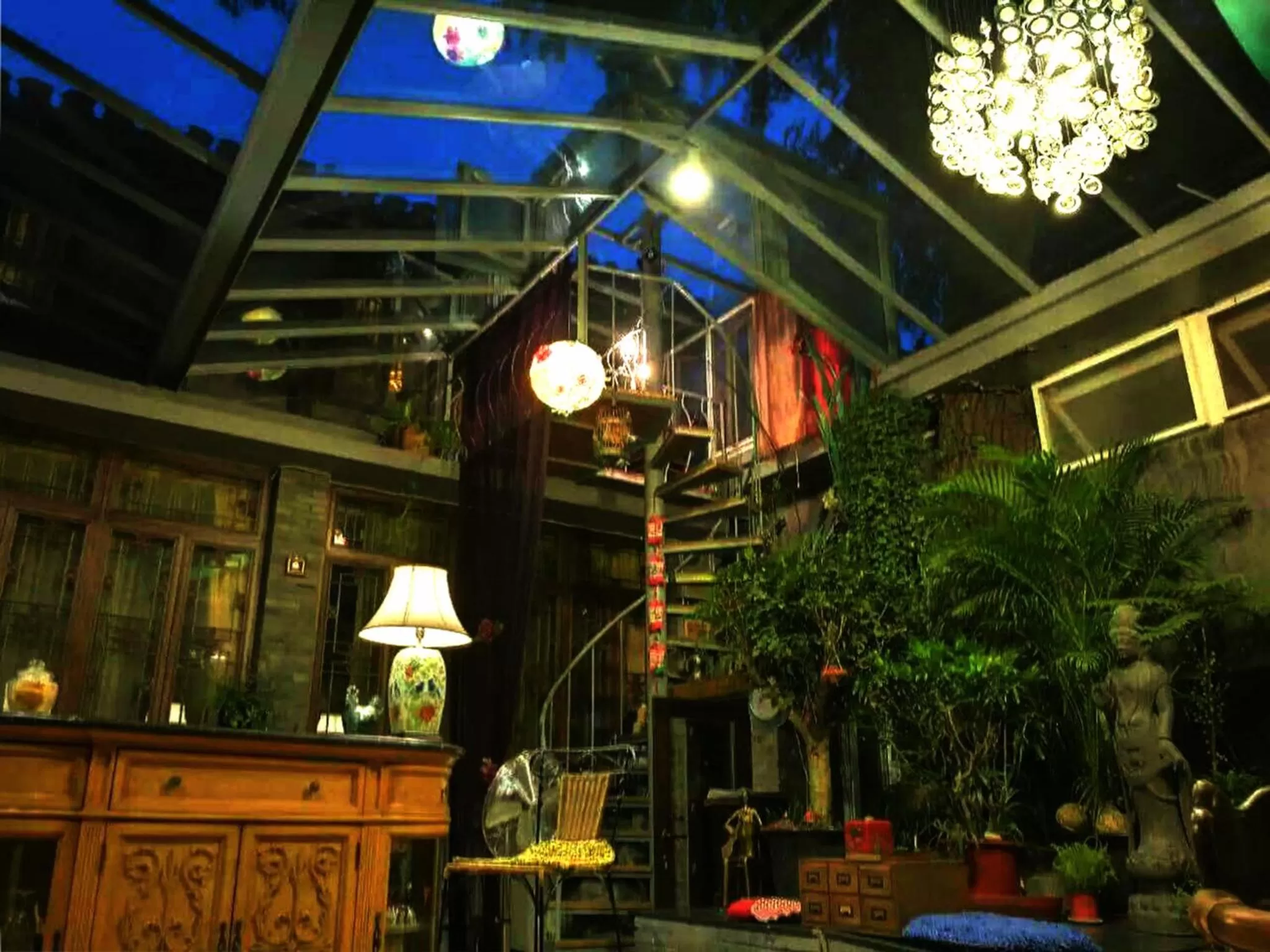 Decorative detail in Kelly‘s Courtyard Hotel