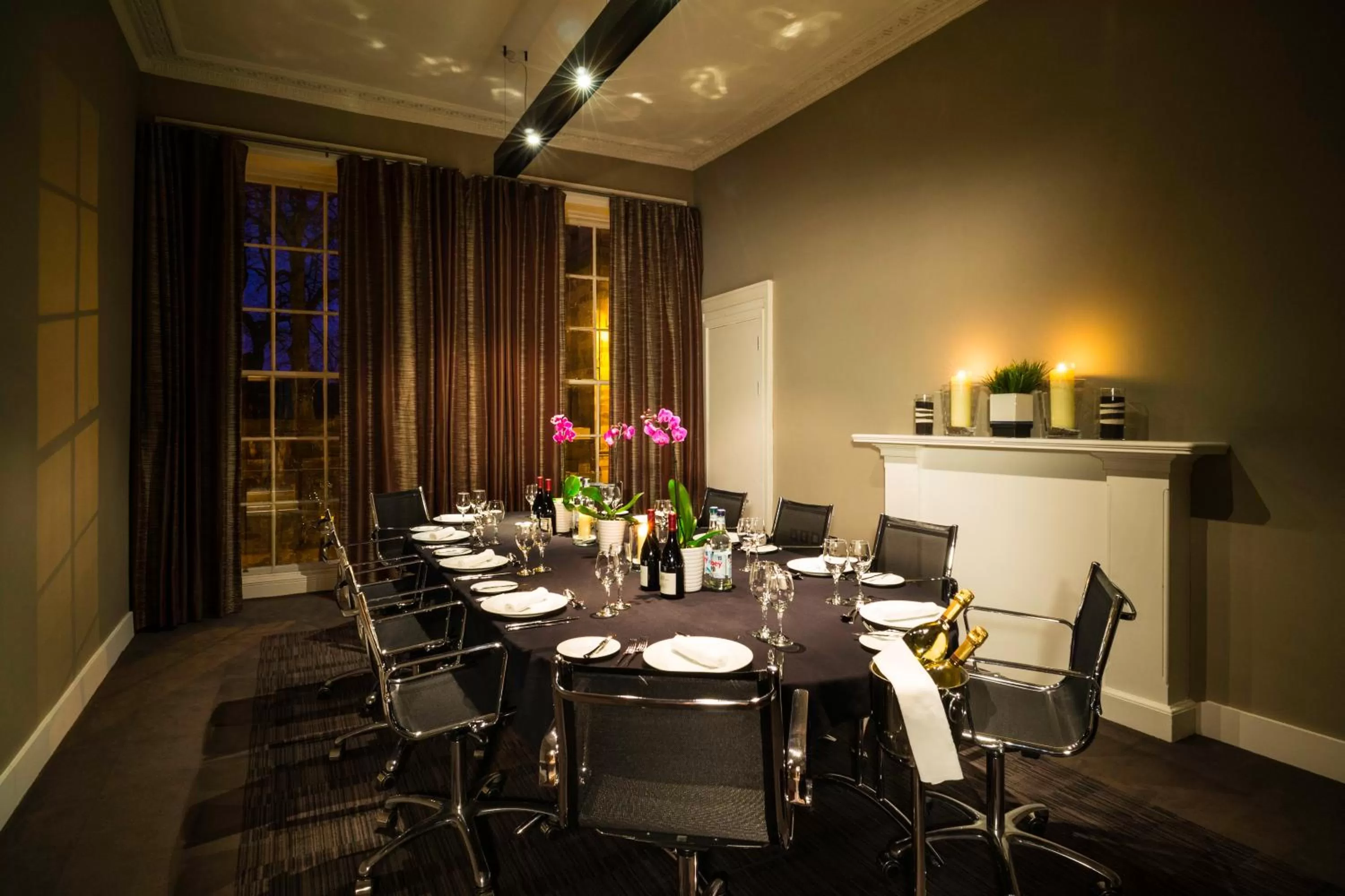 Dining area in Apex Waterloo Place Hotel