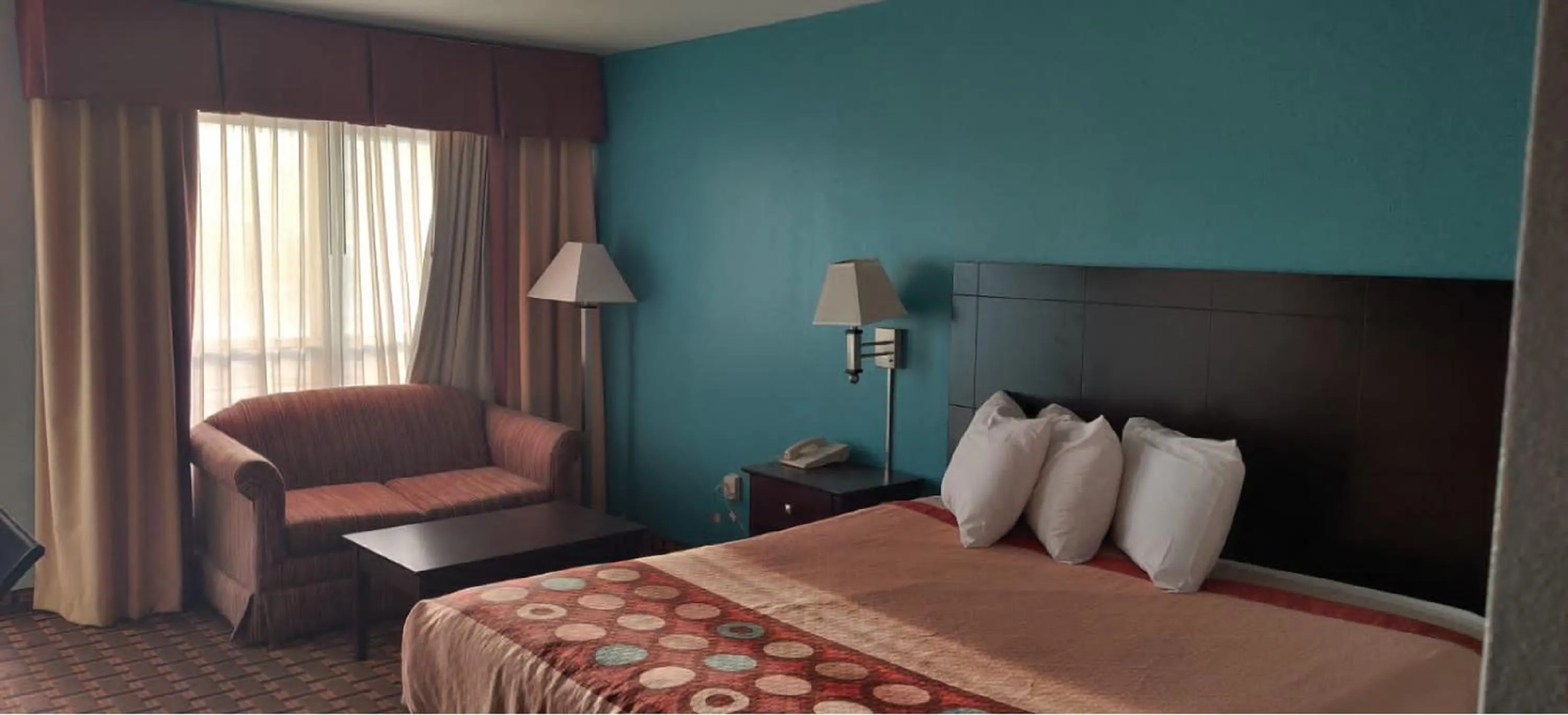 Bedroom, Bed in FairBridge Inn Express Stuttgart