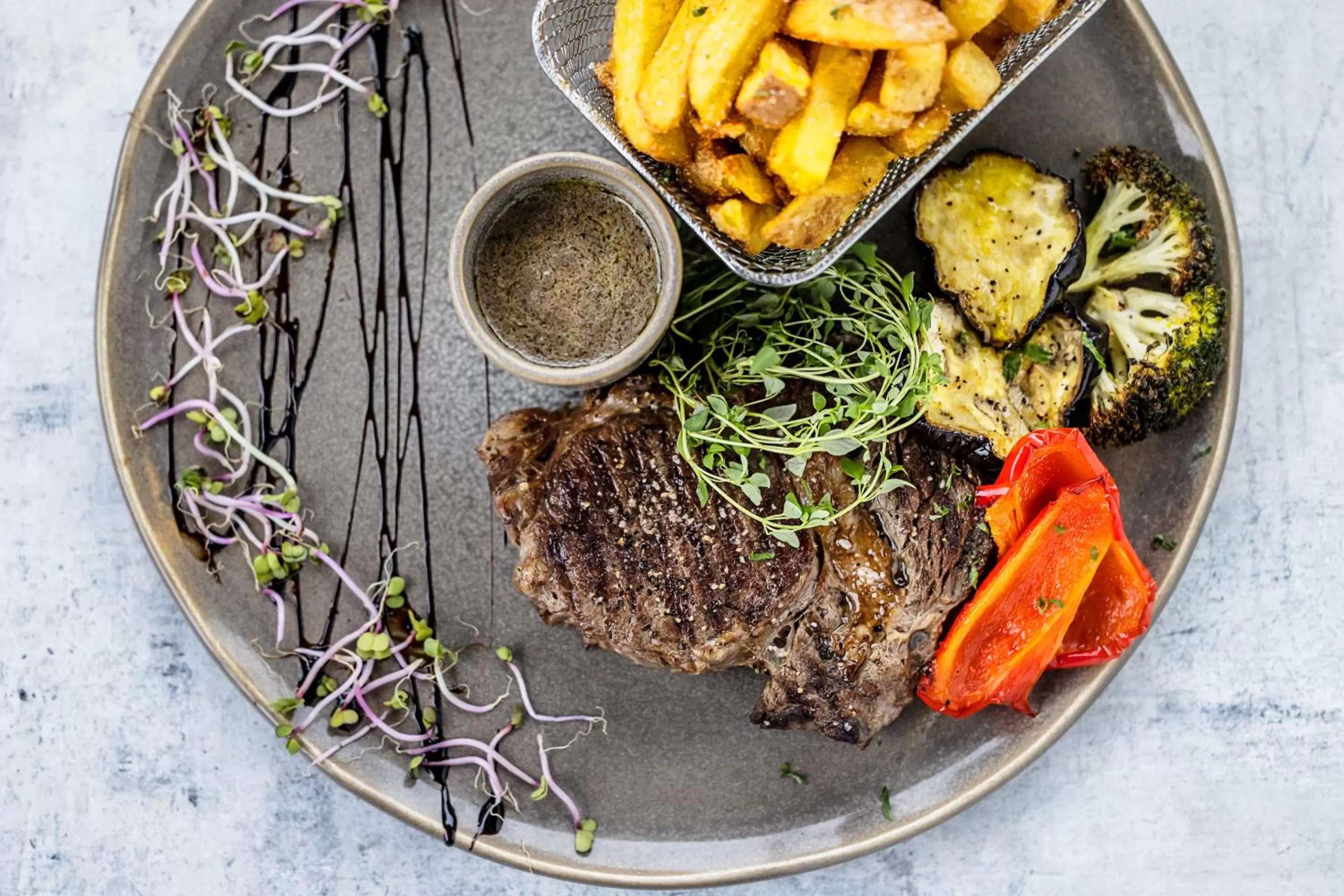 Food and drinks in Aalborg Airport Hotel