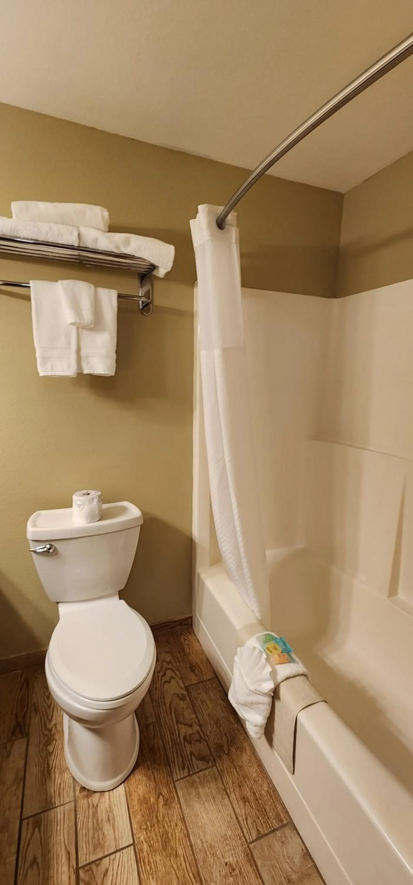 Shower in Nisqually Lodge