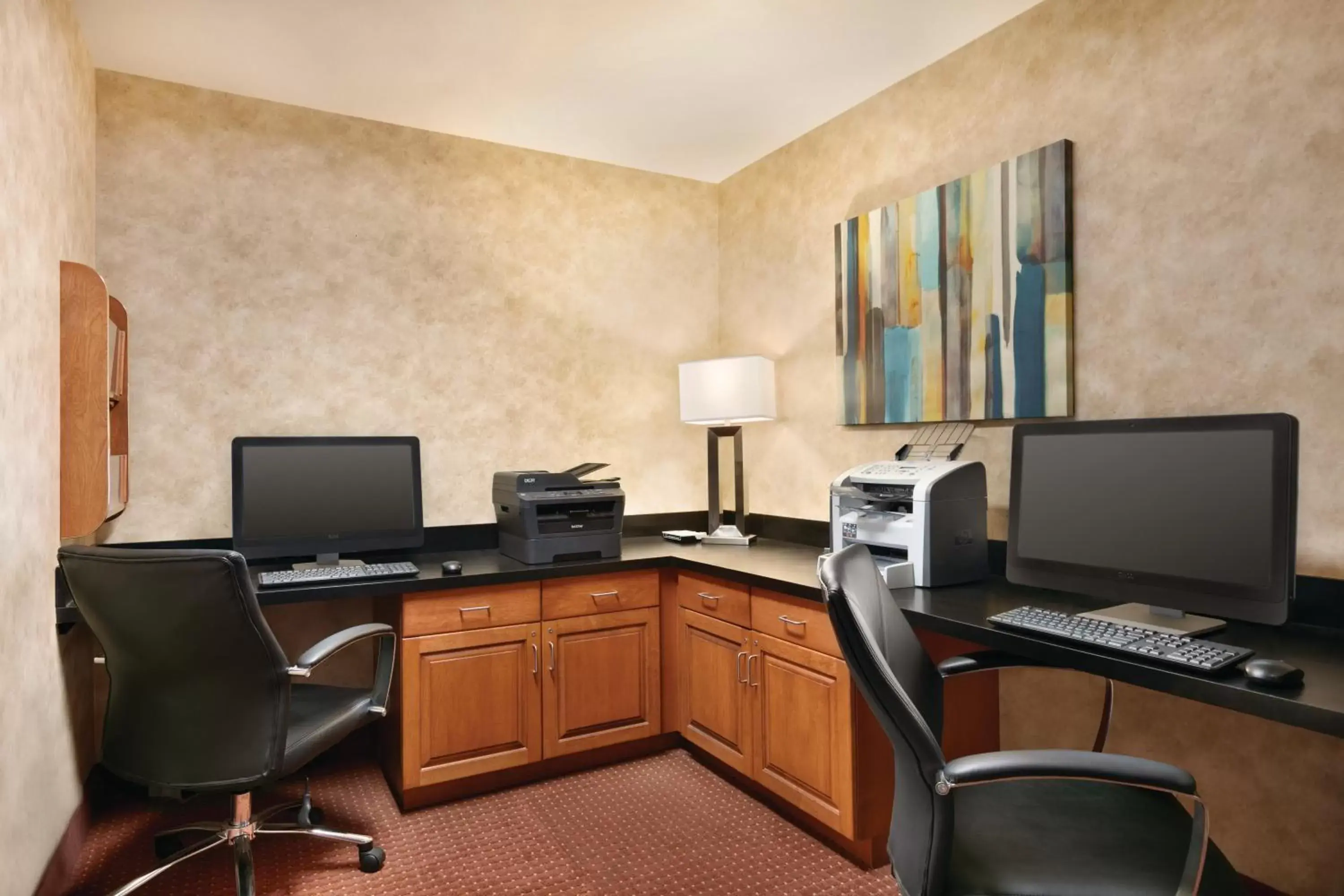 Business facilities, Kitchen/Kitchenette in Wingate by Wyndham Parkersburg - Vienna