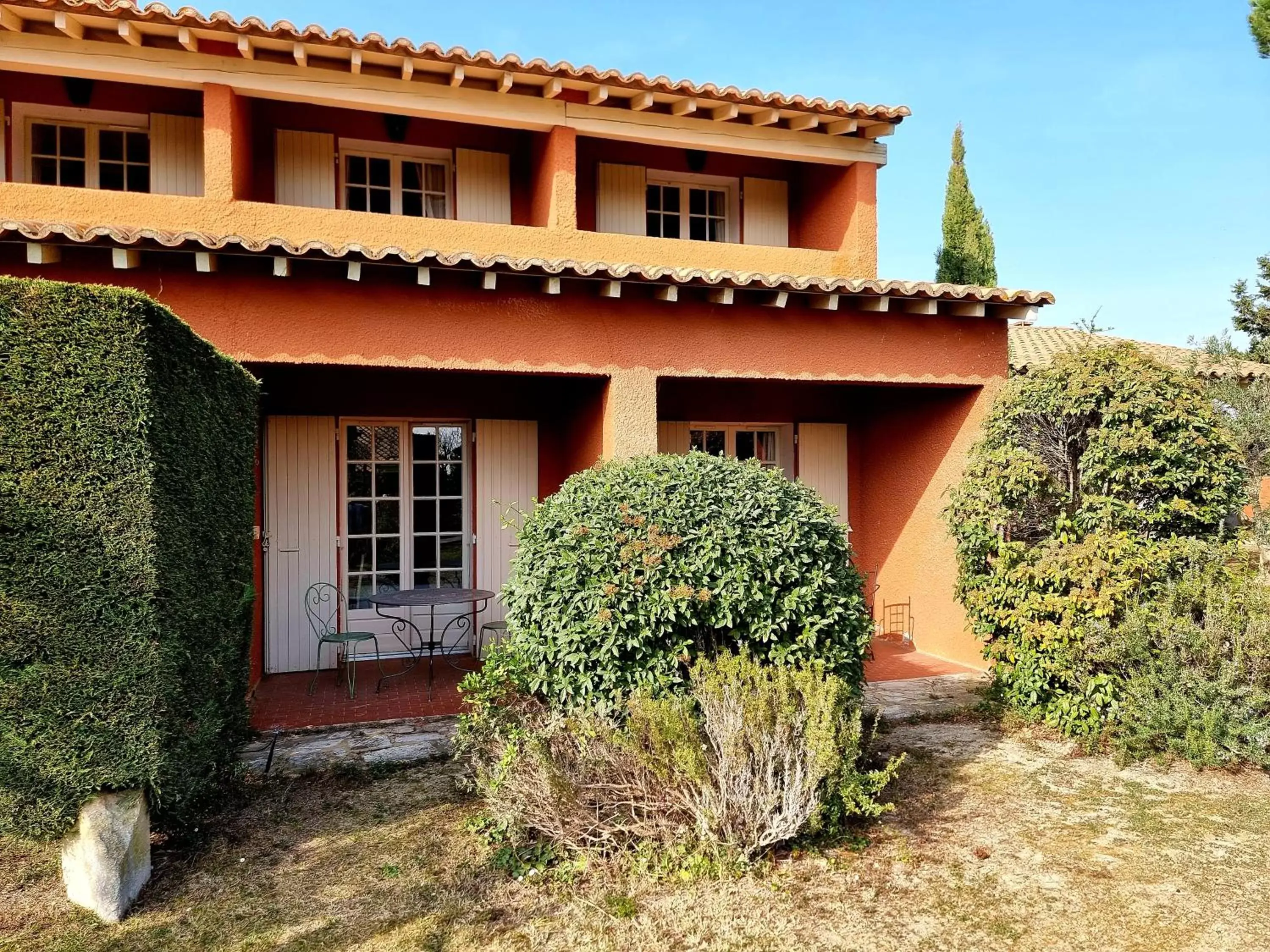 Patio, Property Building in Castillon Des Baux