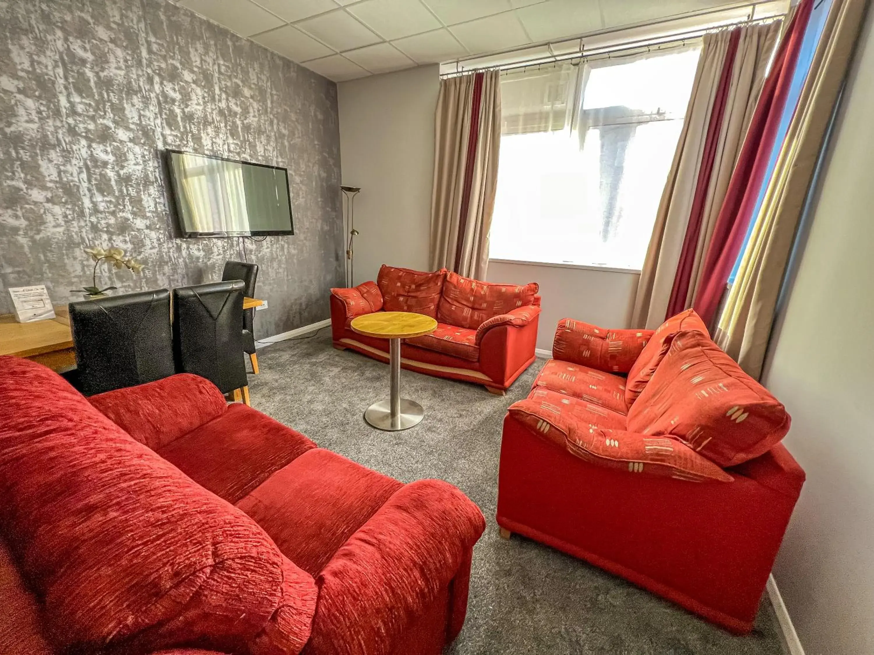 Living room, Seating Area in County Hall Apartment Hotel