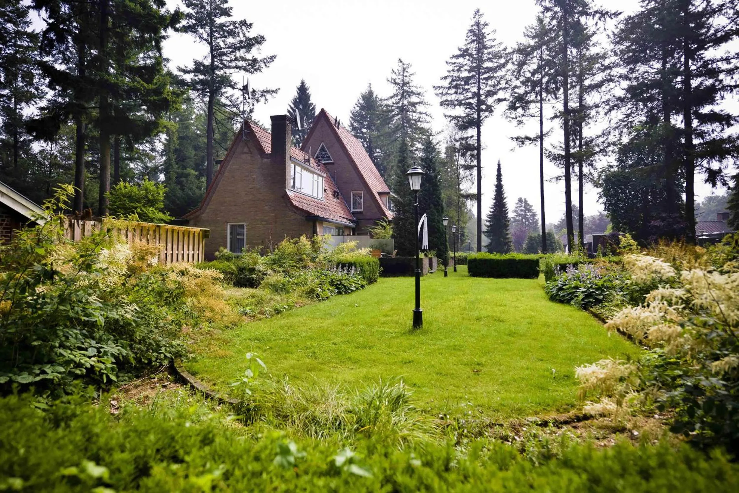 Property building in Fletcher Hotel Restaurant Victoria-Hoenderloo