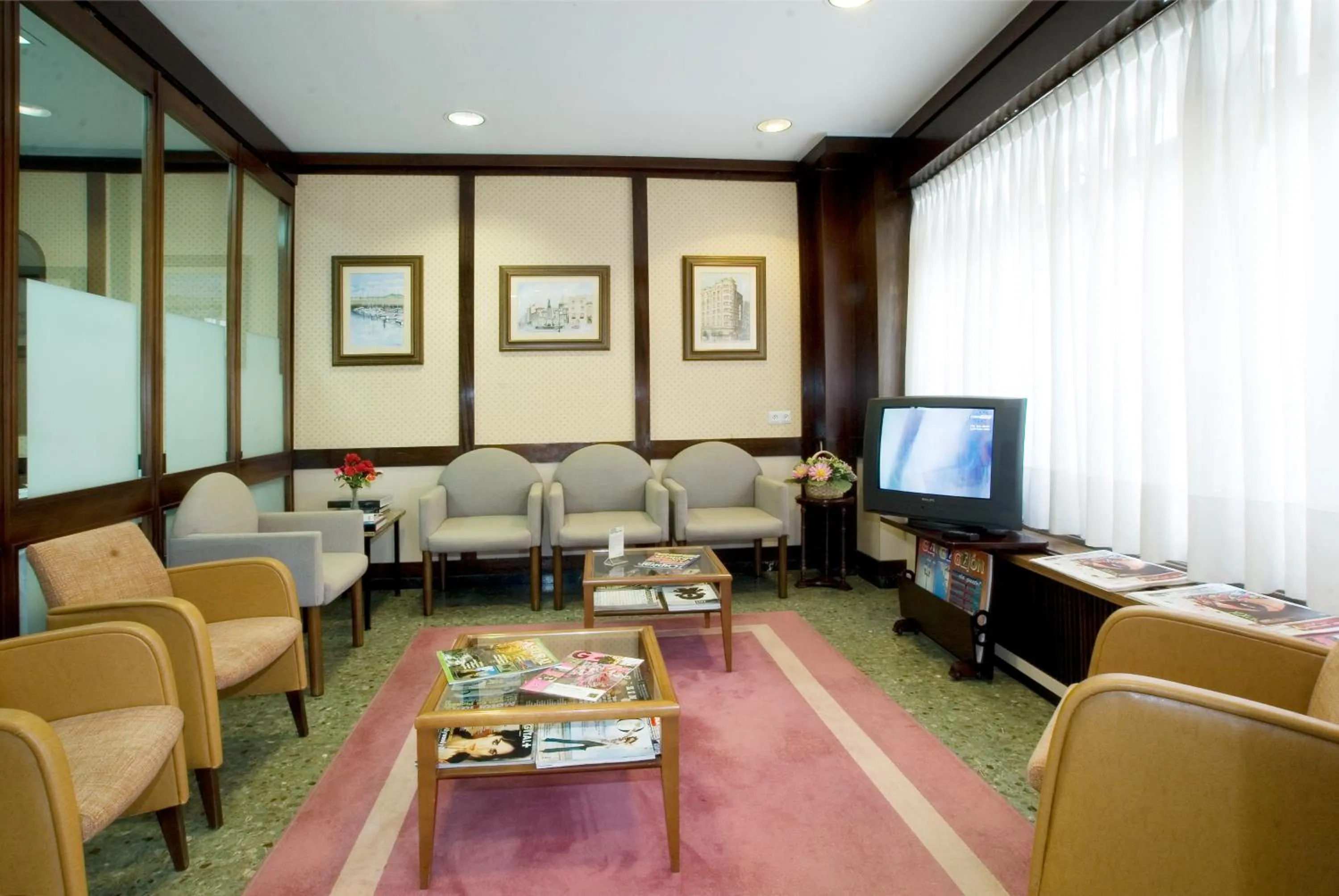 Lounge or bar in Hotel Castilla