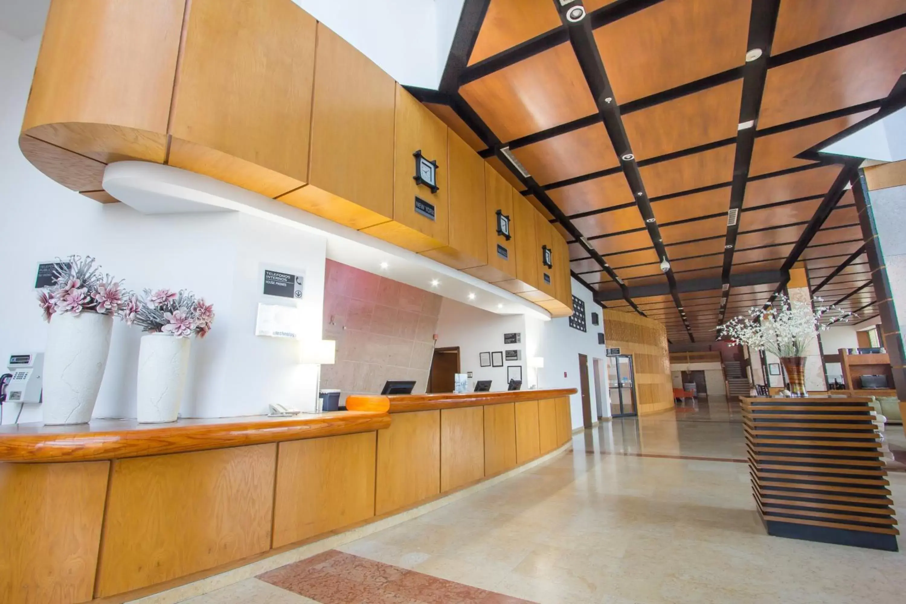 Property building, Lobby/Reception in Holiday Inn Express Nuevo Laredo, an IHG Hotel