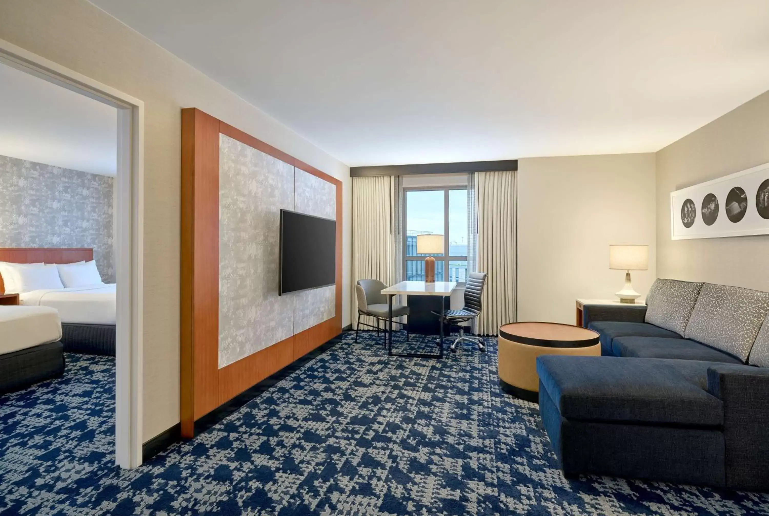 Bedroom, Seating Area in Embassy Suites by Hilton Washington DC Convention Center