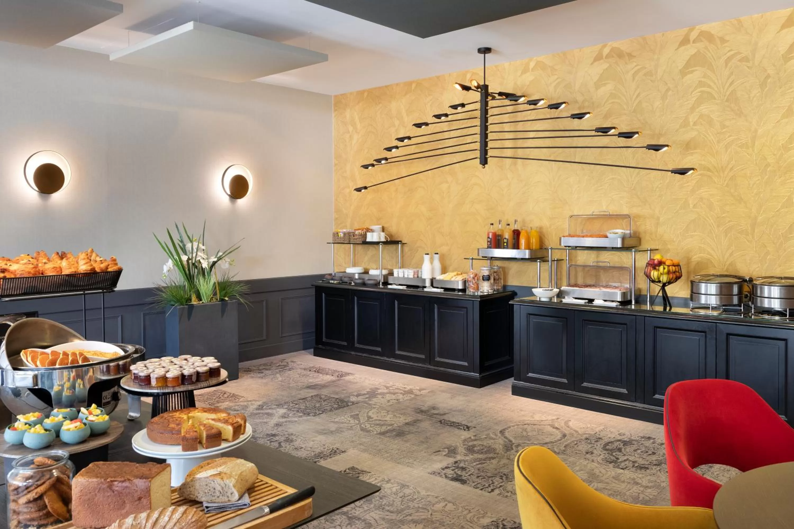 Restaurant/places to eat in Château Belmont Tours by The Crest Collection