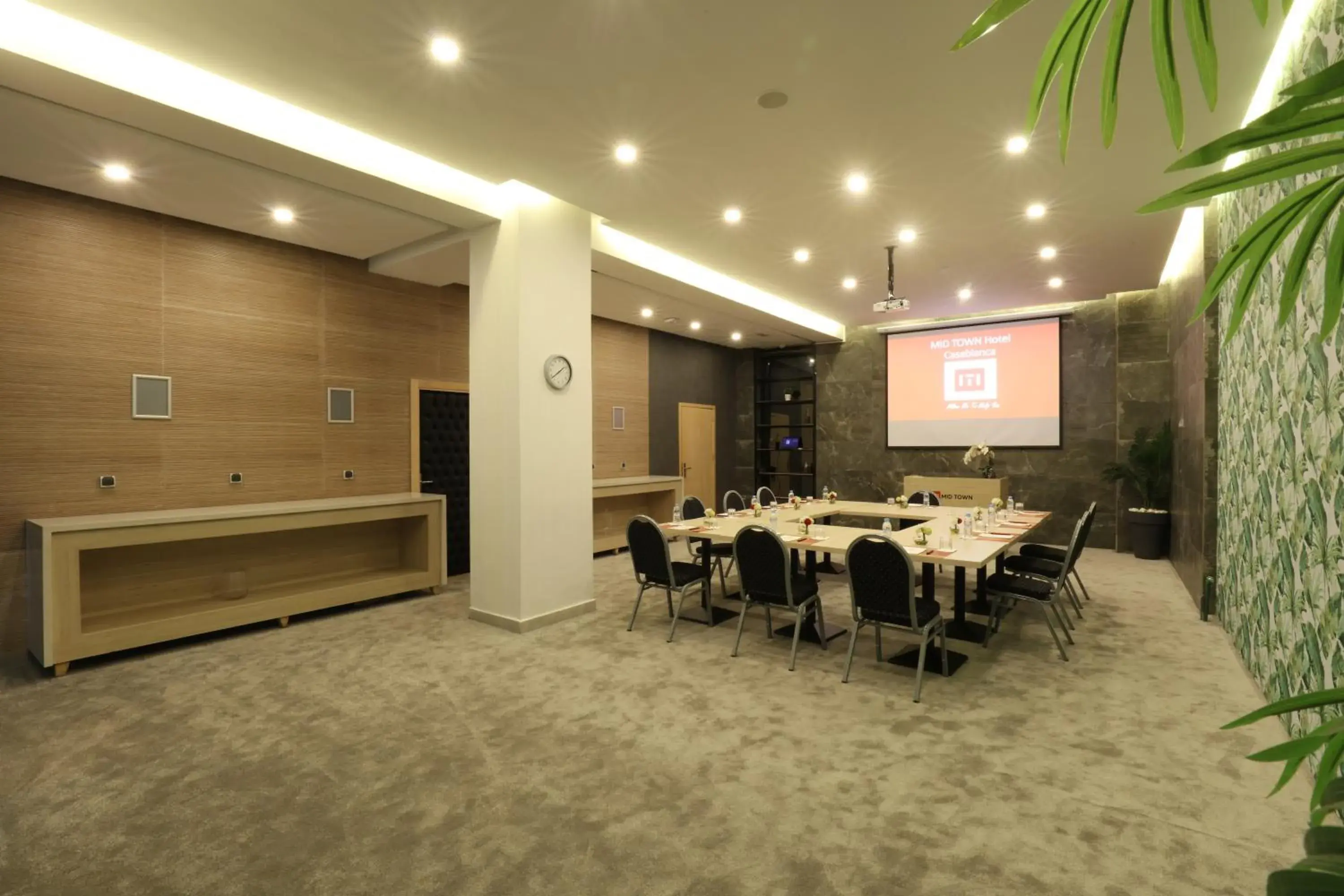 Meeting/conference room, Restaurant/Places to Eat in MID TOWN Hotel Casablanca